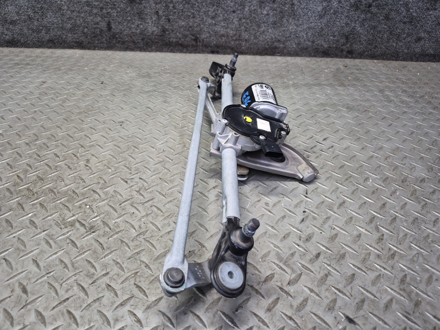 2015-2020 BMW F32 F33 F82 F83 M4  Windshield Wiper Transmission Linkage w Motor