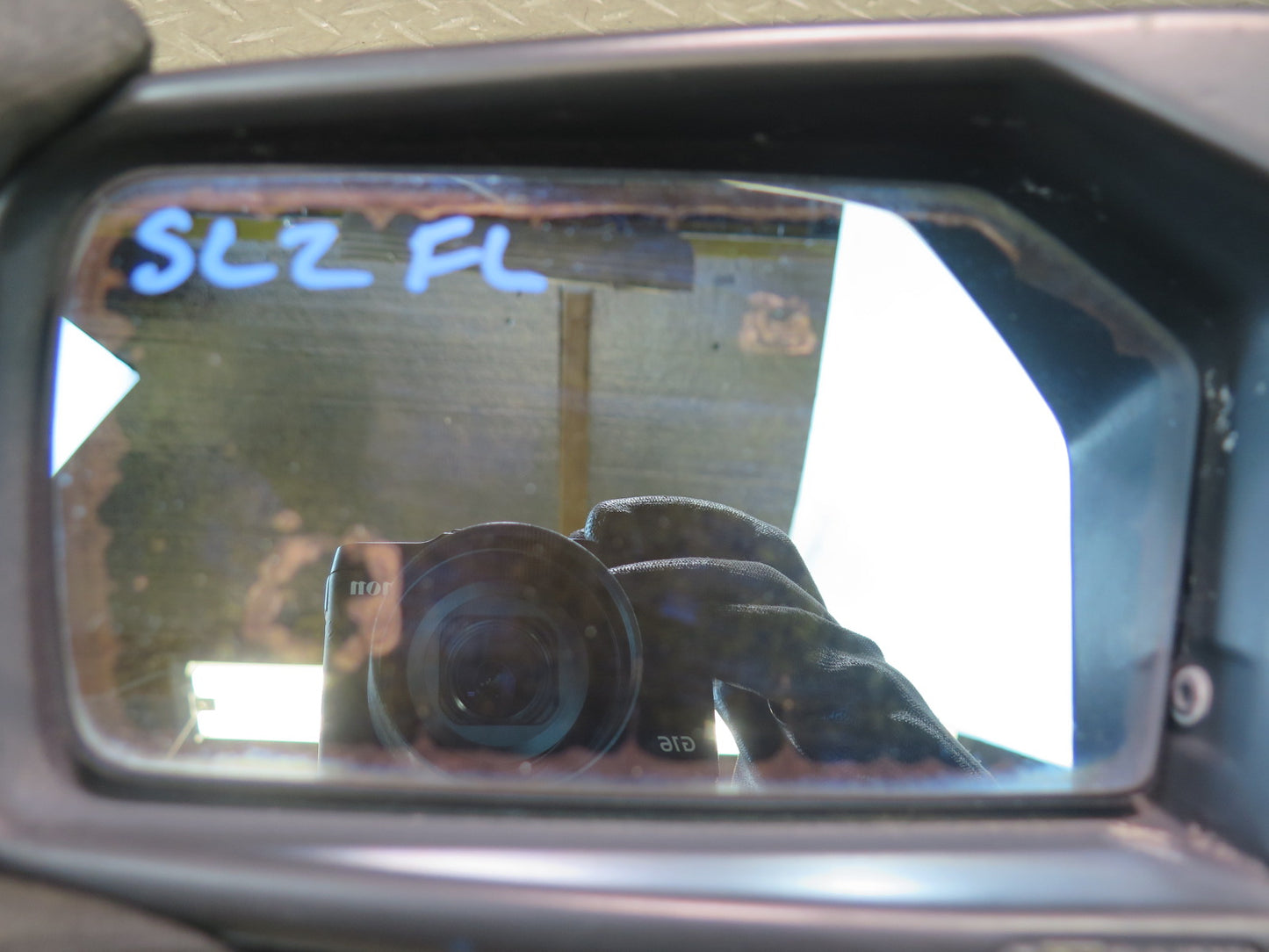 73-89 Mercedes R107 560SL Left Exterior Side View Mirror Glass Discoloration