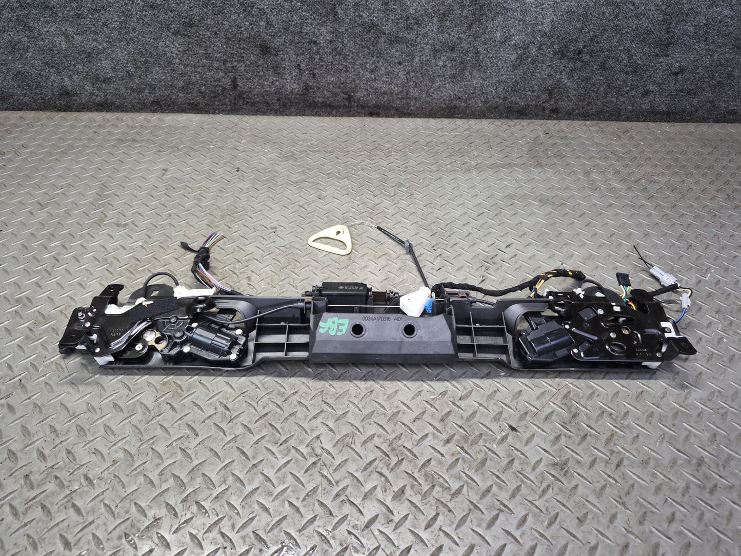 2015-2020 BMW F33 F83 M4 Convertible Rear Trunk Lid Lock Latch Mechanism 7353615