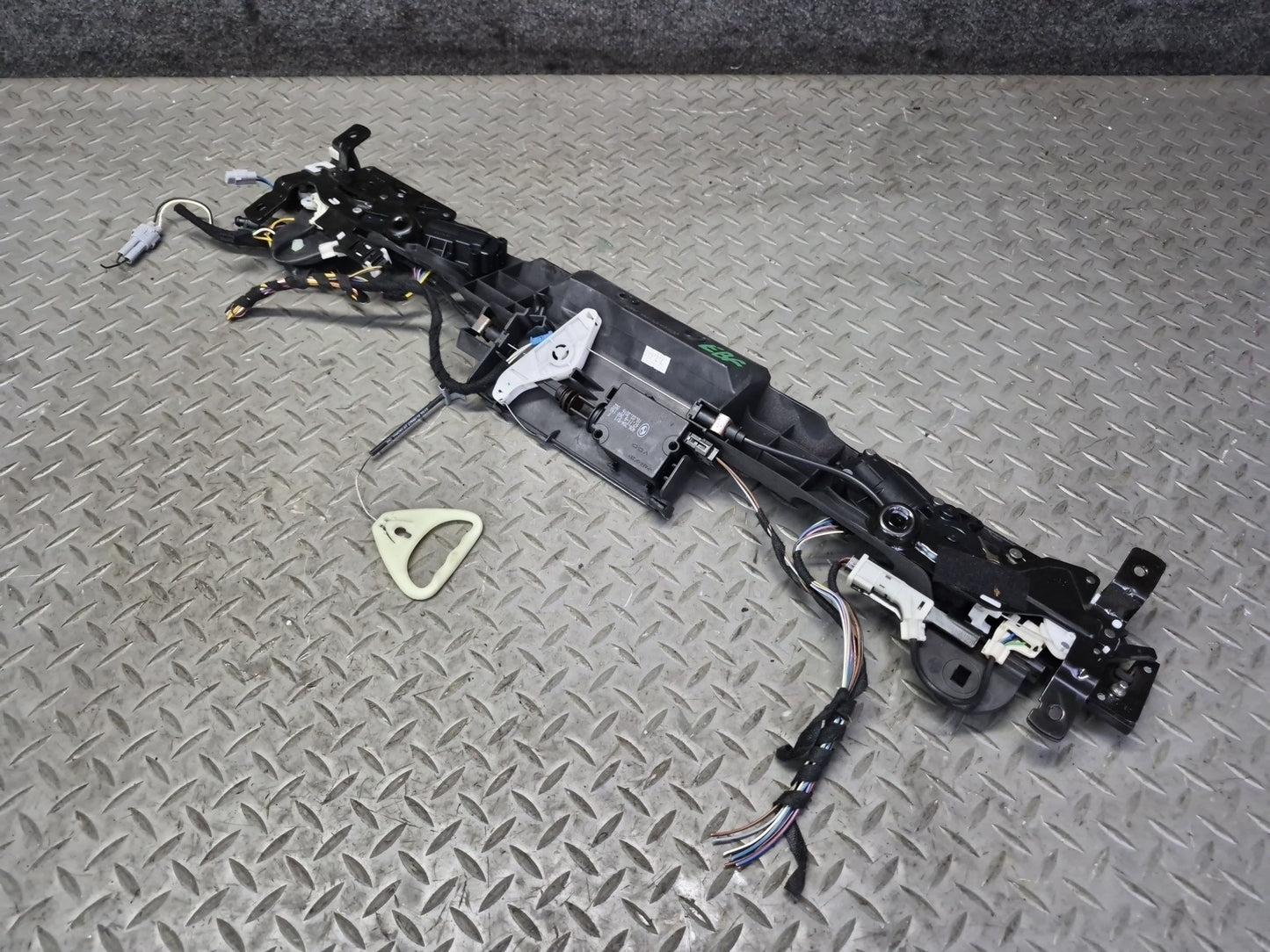 2015-2020 BMW F33 F83 M4 Convertible Rear Trunk Lid Lock Latch Mechanism 7353615