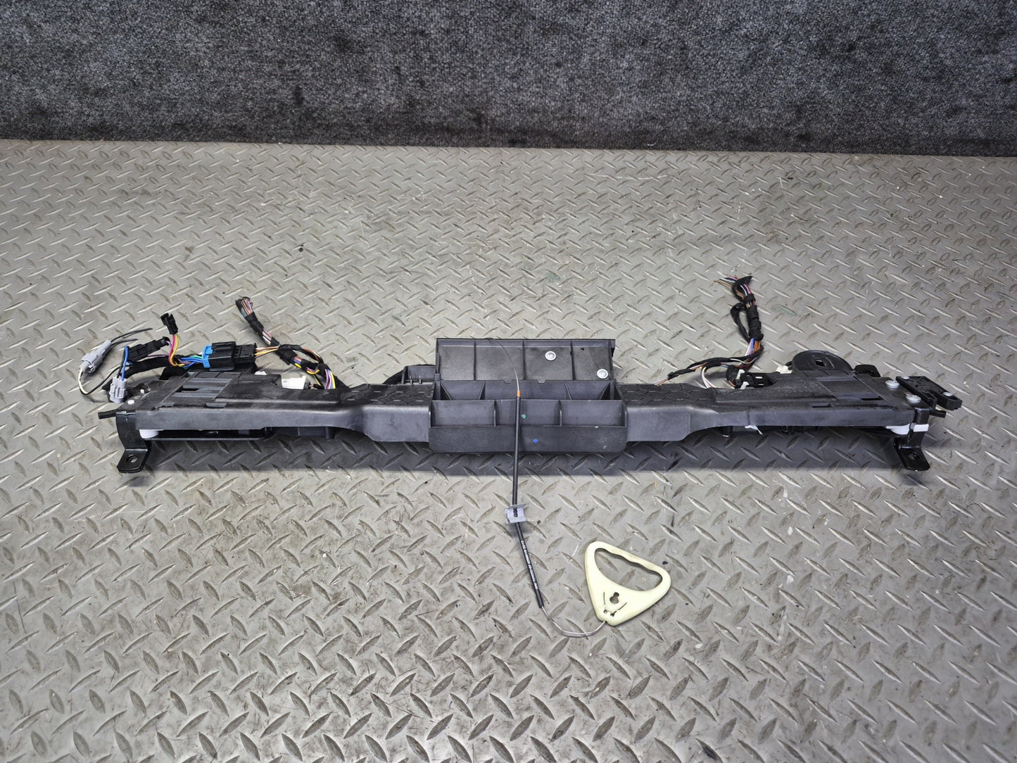 2015-2020 BMW F33 F83 M4 Convertible Rear Trunk Lid Lock Latch Mechanism 7353615