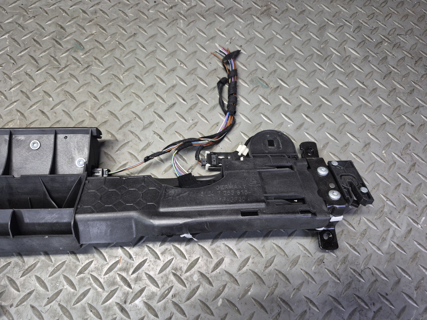 2015-2020 BMW F33 F83 M4 Convertible Rear Trunk Lid Lock Latch Mechanism 7353615