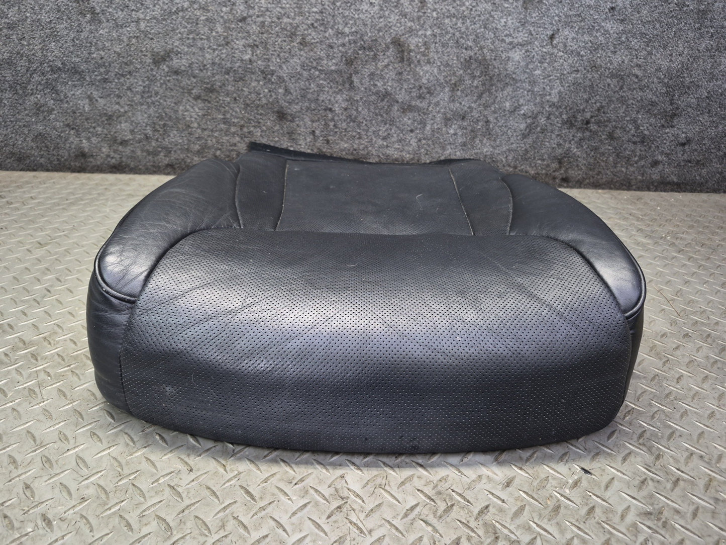 01-03 Lexus UCF30L LS430 Front Right Pass Seat Lower Leather Cushion Black OEM