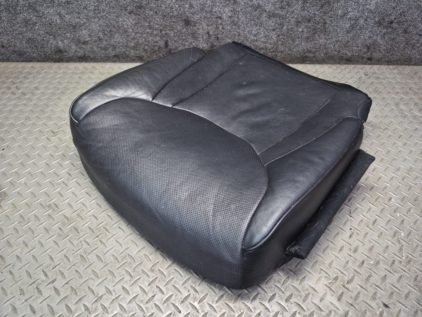 01-03 Lexus UCF30L LS430 Front Right Pass Seat Lower Leather Cushion Black OEM