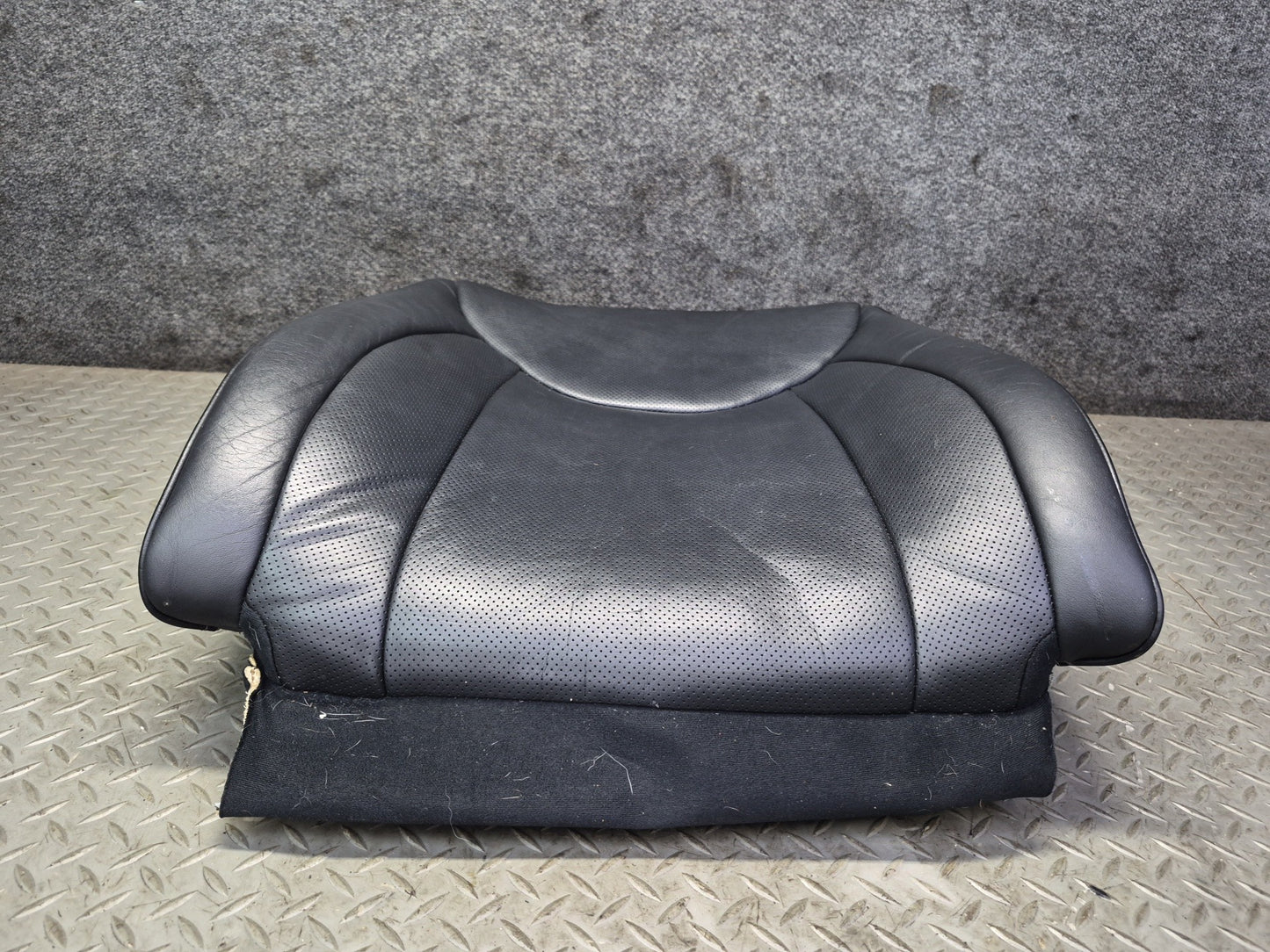 01-03 Lexus UCF30L LS430 Front Right Seat Upper Leather Cushion Black OEM