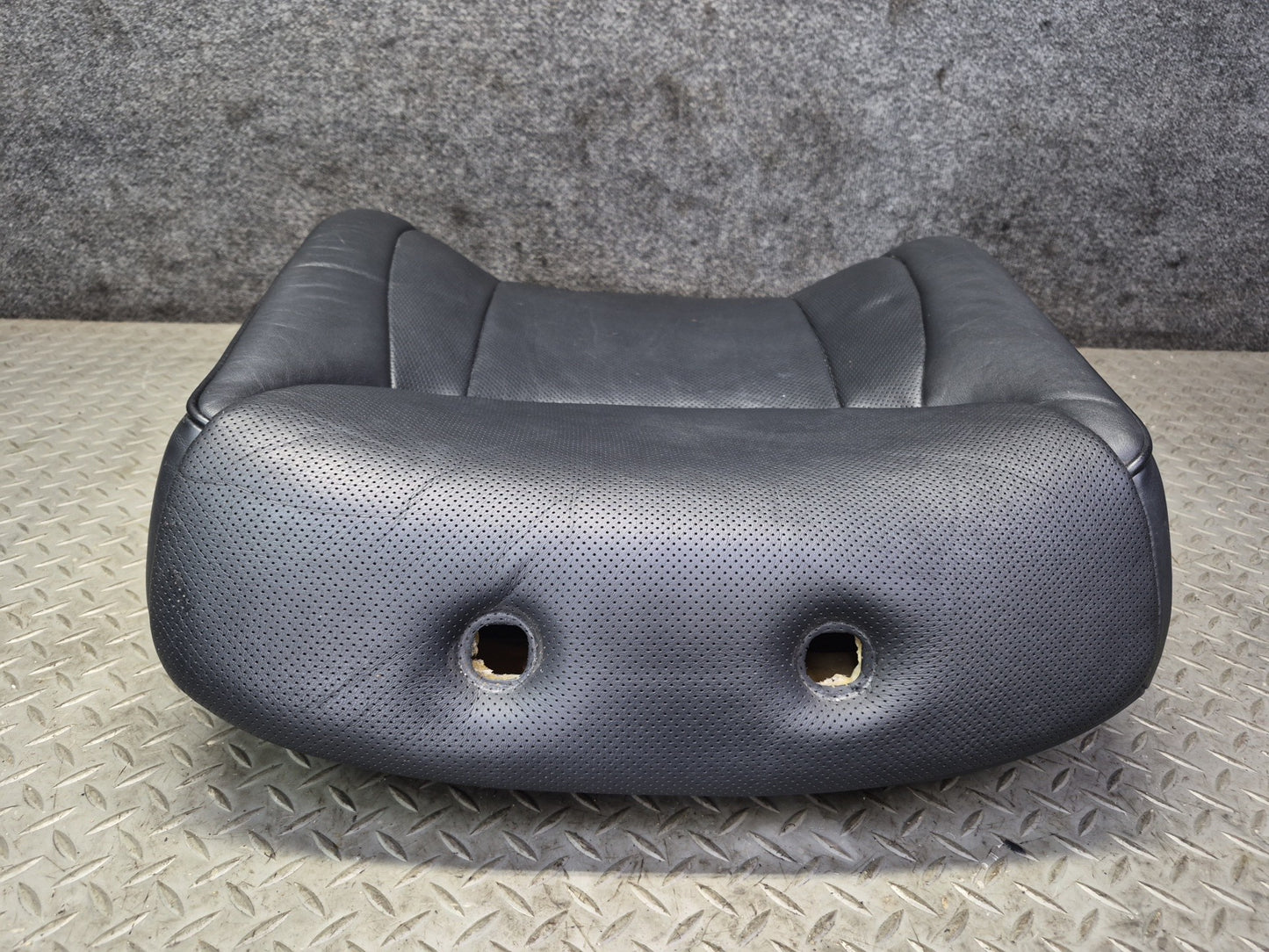 01-03 Lexus UCF30L LS430 Front Right Seat Upper Leather Cushion Black OEM
