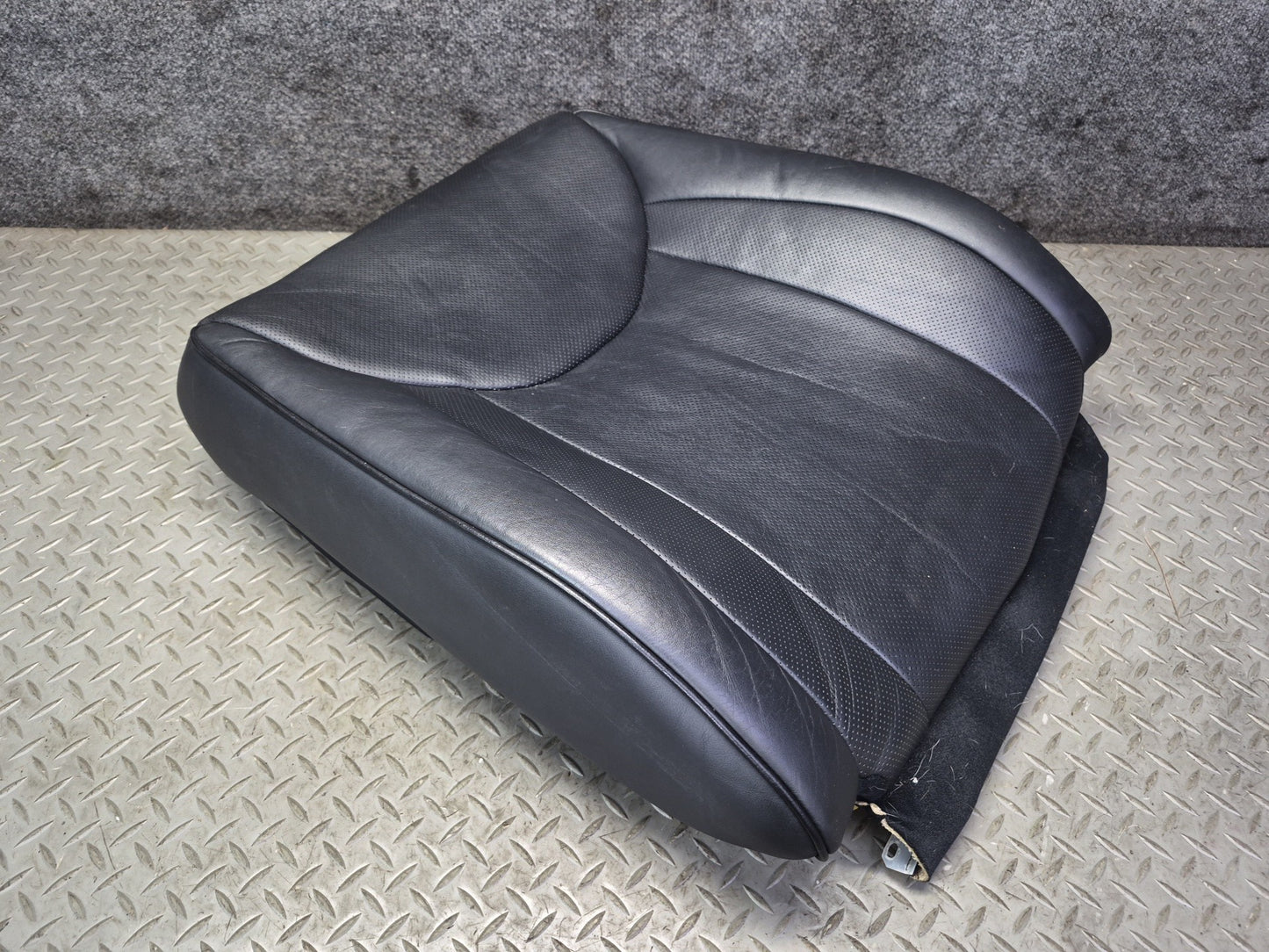 01-03 Lexus UCF30L LS430 Front Right Seat Upper Leather Cushion Black OEM