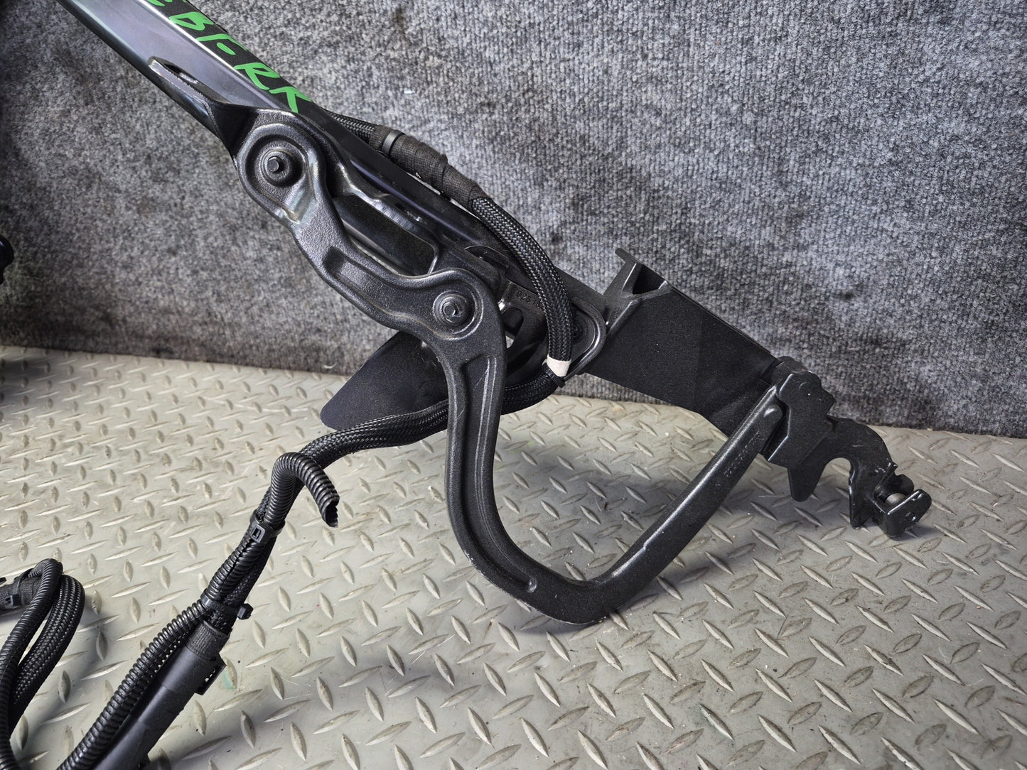 2015-2020 BMW F33 F83 M4 Convertible TOP Roof Right Hinge w Motor