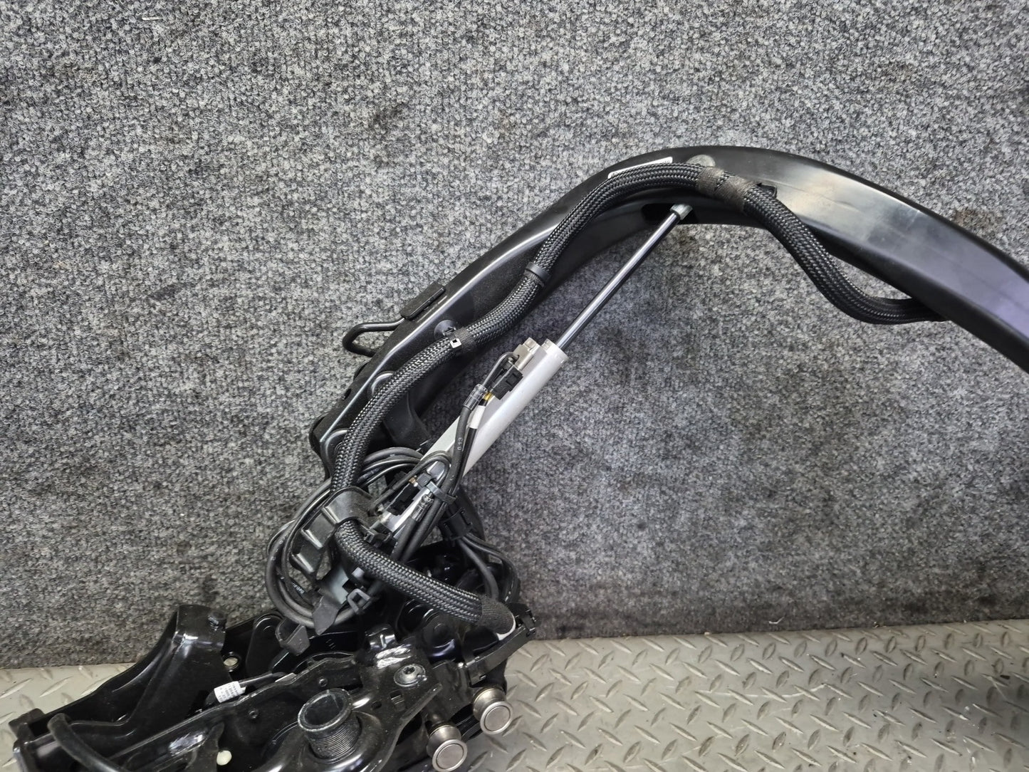 2015-2020 BMW F33 F83 M4 Convertible TOP Roof Right Hinge w Motor