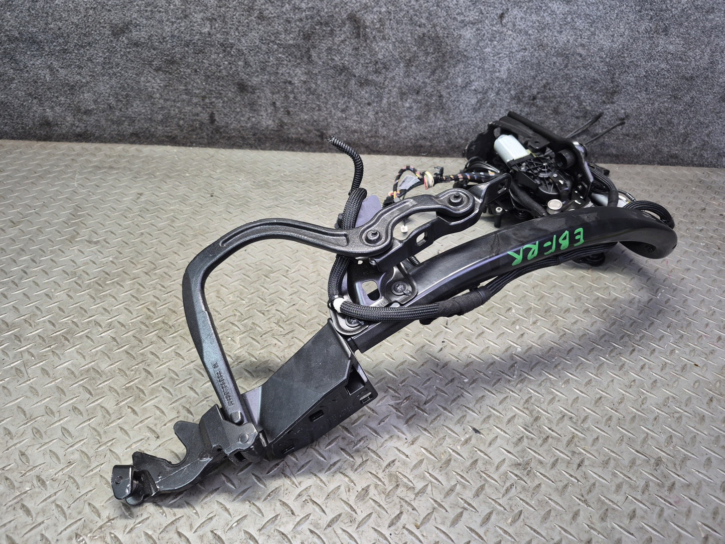 2015-2020 BMW F33 F83 M4 Convertible TOP Roof Right Hinge w Motor