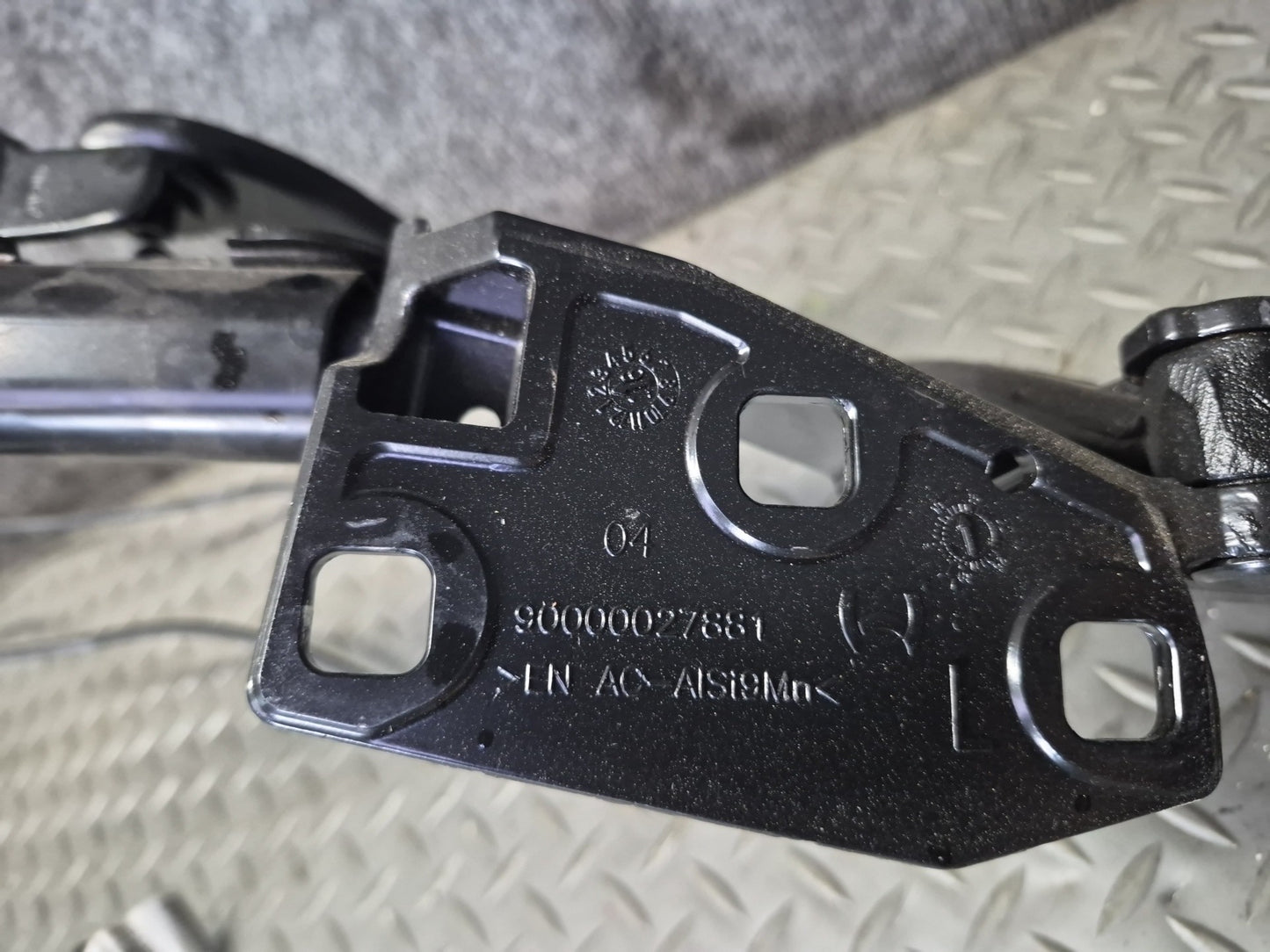 2015-2020 BMW F33 F83 M4 Convertible TOP Roof Left Hinge w Motor