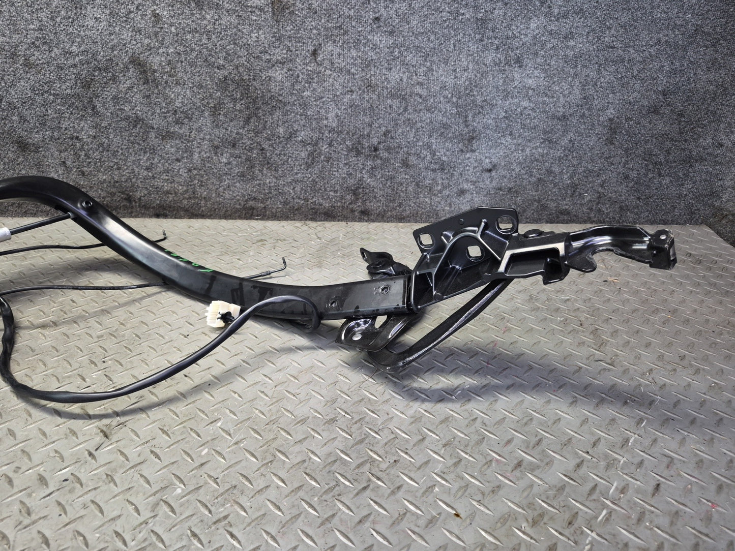 2015-2020 BMW F33 F83 M4 Convertible TOP Roof Left Hinge w Motor