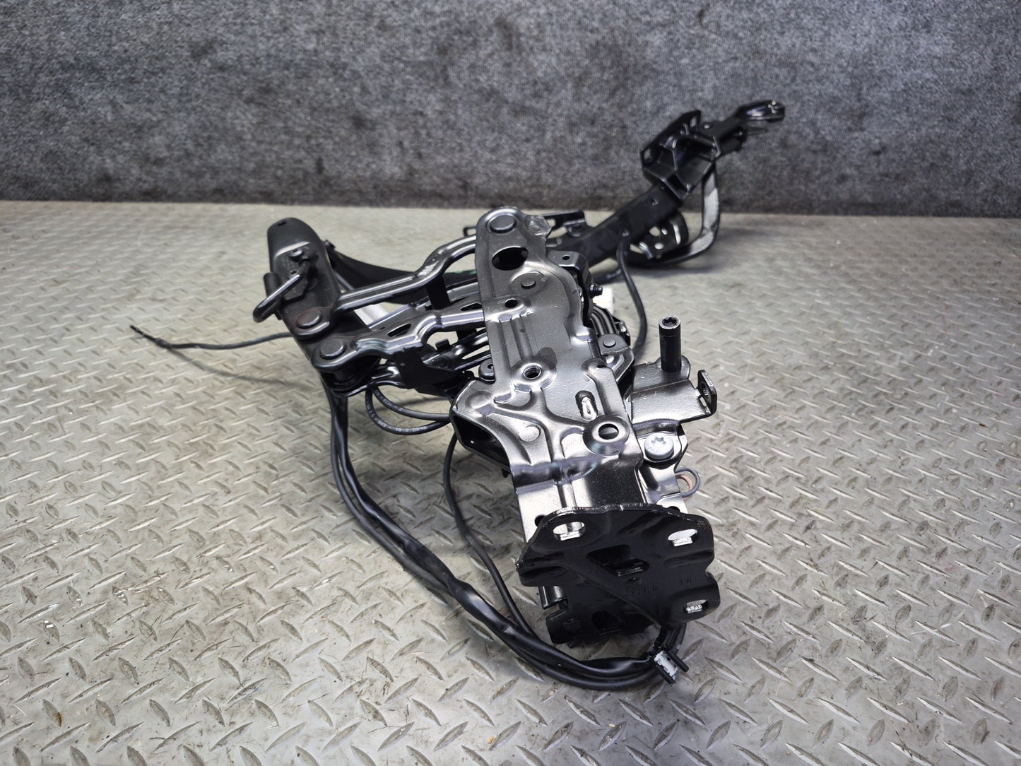 2015-2020 BMW F33 F83 M4 Convertible TOP Roof Left Hinge w Motor