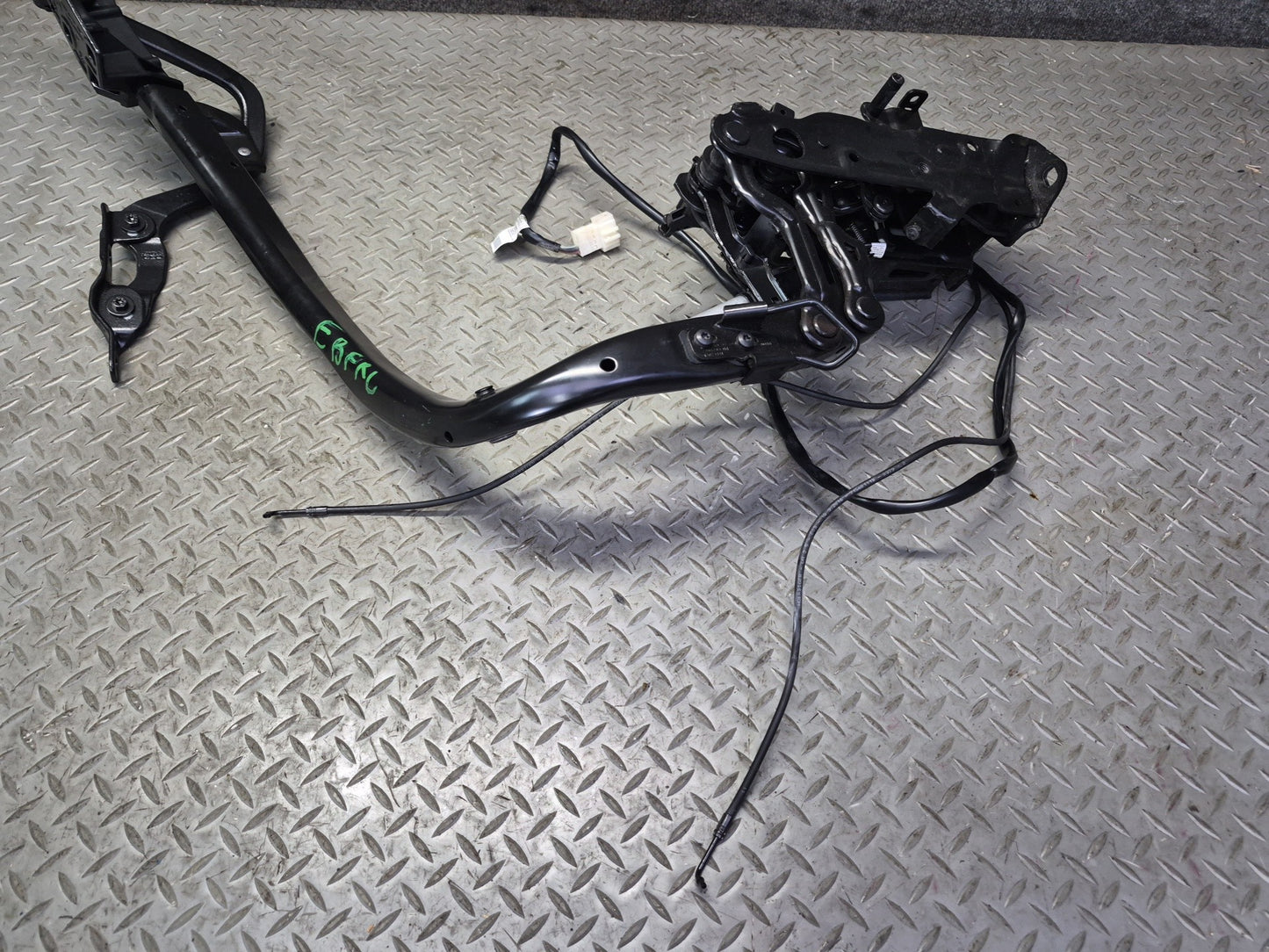 2015-2020 BMW F33 F83 M4 Convertible TOP Roof Left Hinge w Motor