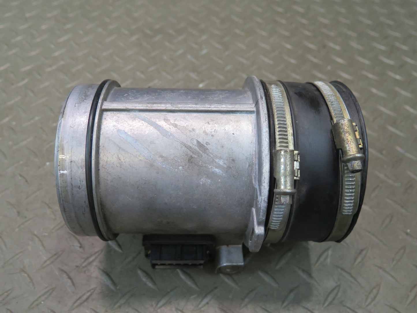 1985-1986 Porsche 928 S 5.0L V8 Engine Mass Air Flow Meter MAF Sensor 0280214001