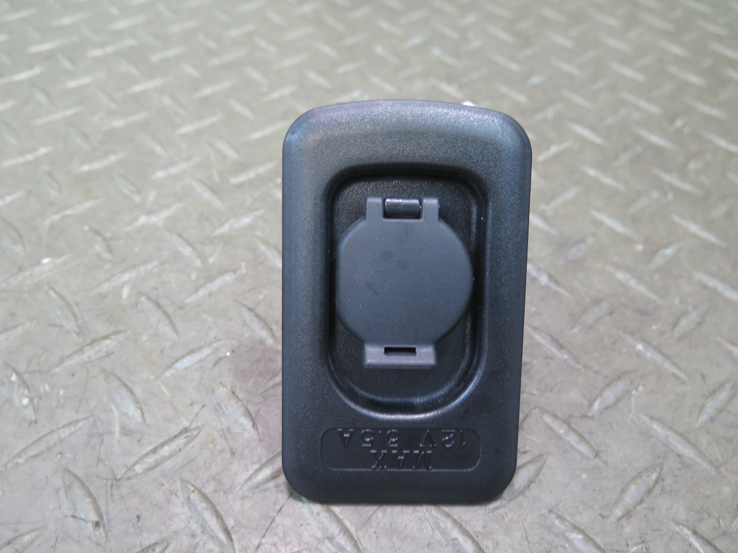 00-01 Toyota Crown JZS175 Rear Trunk 12V Power Outlet Socket OEM