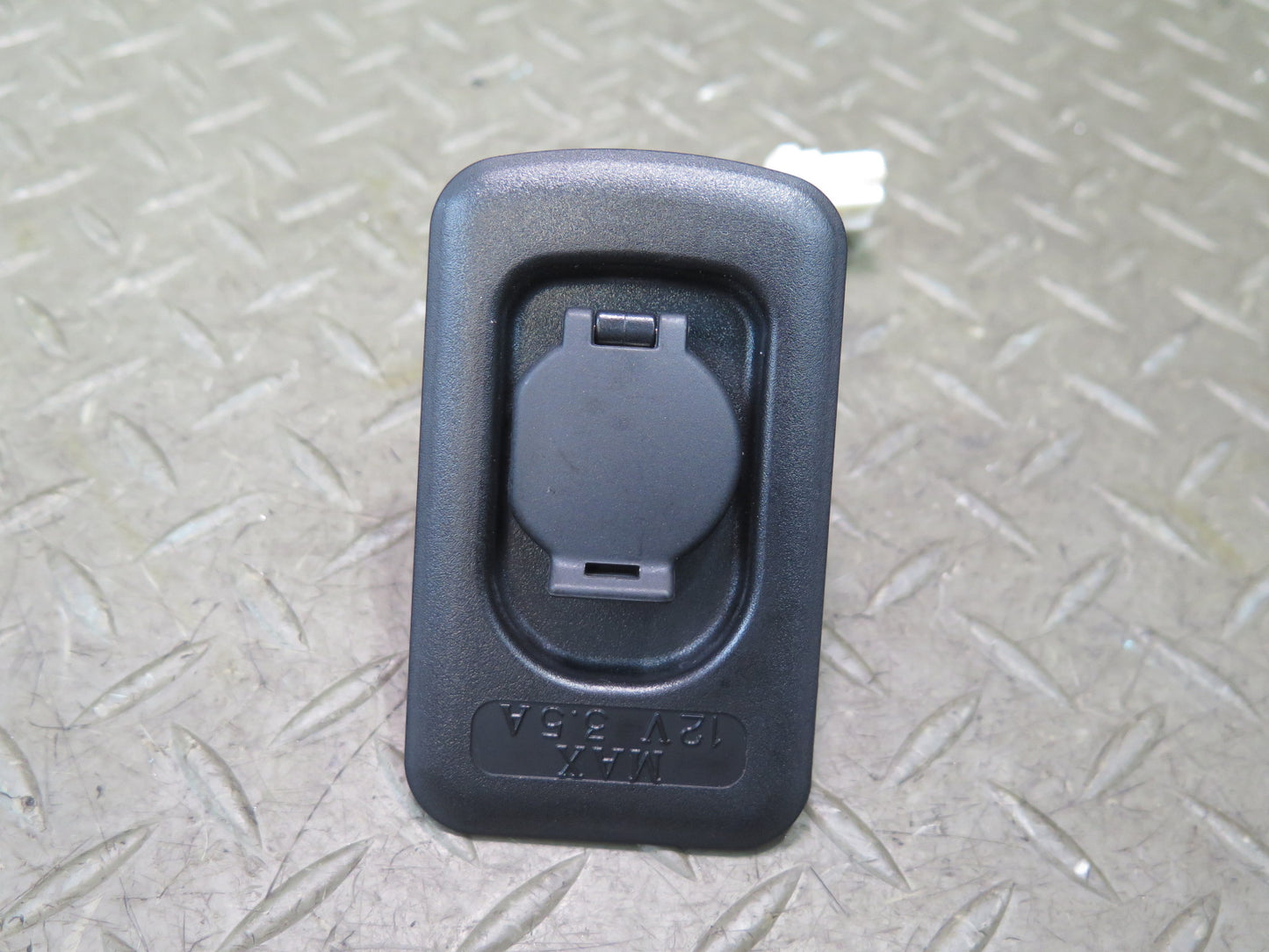 00-01 Toyota Crown JZS175 Rear Trunk 12V Power Outlet Socket OEM