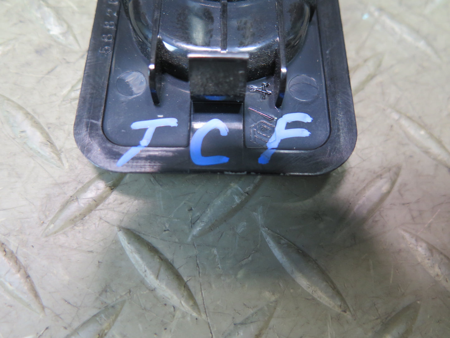 00-01 Toyota Crown JZS175 Rear Trunk 12V Power Outlet Socket OEM