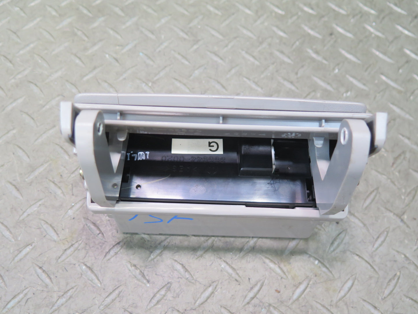 00-01 Toyota Crown JZS175 Rear Audio A/C Air Purifier Switch Control Panel OEM