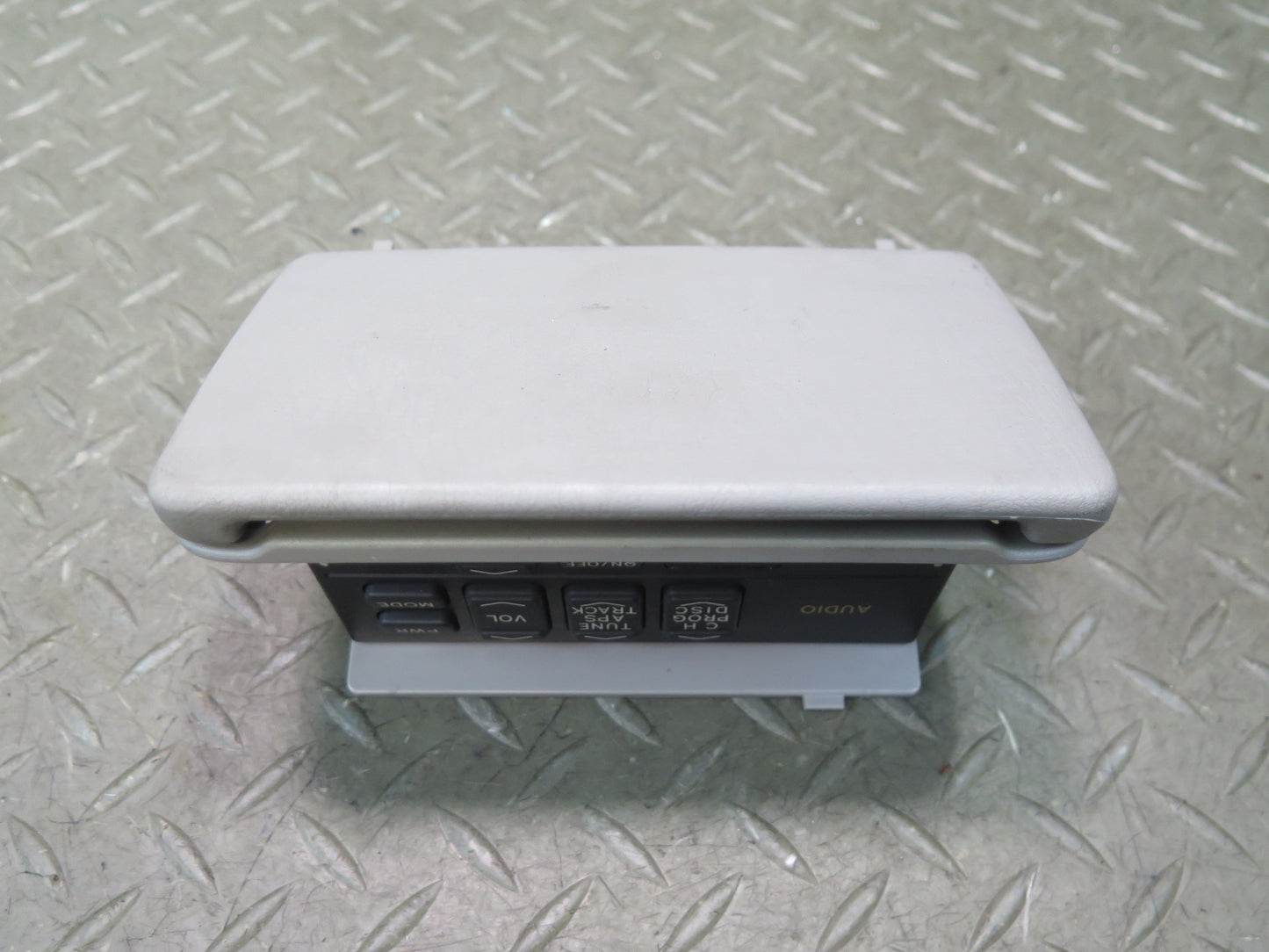 00-01 Toyota Crown JZS175 Rear Audio A/C Air Purifier Switch Control Panel OEM