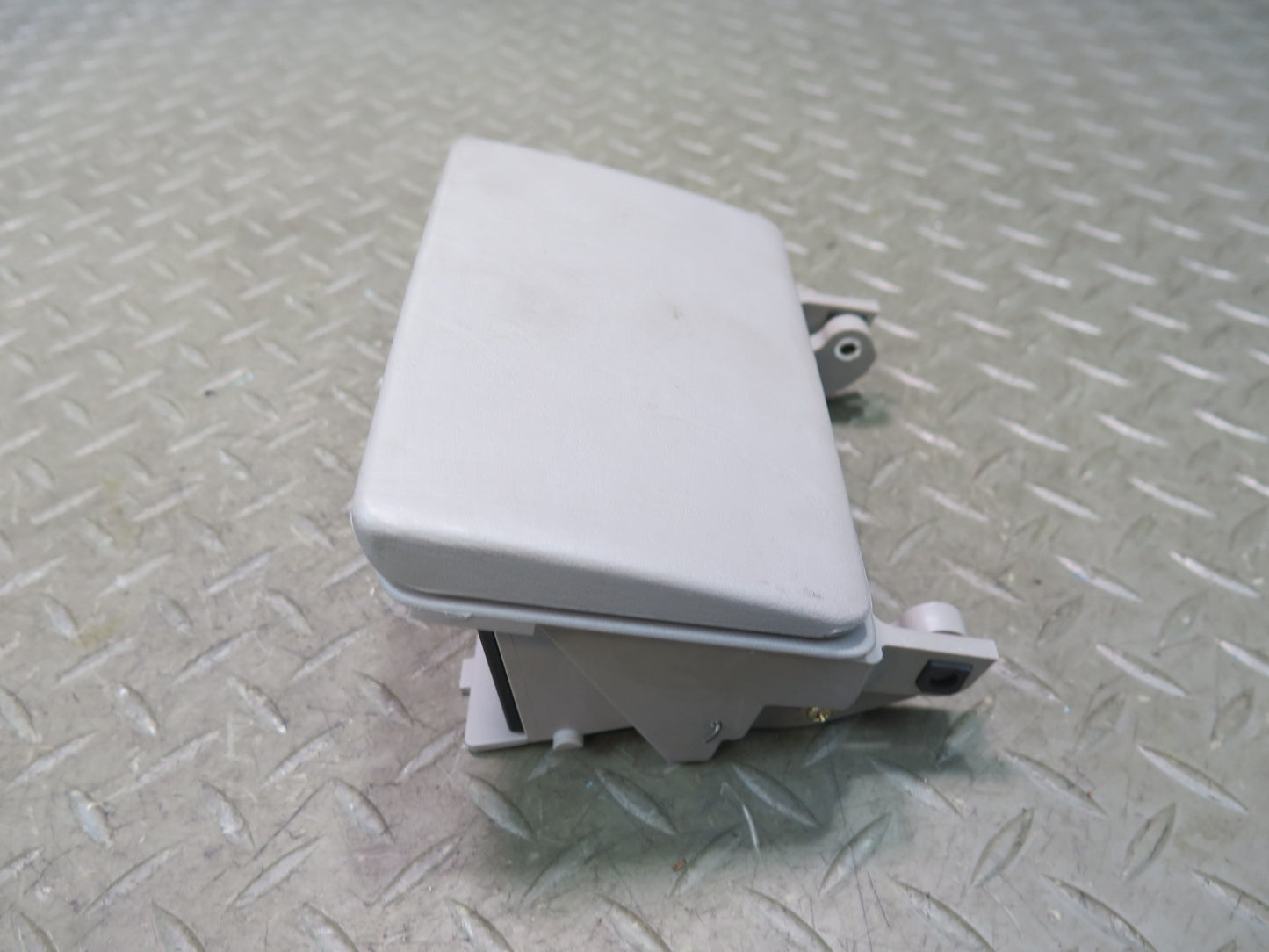 00-01 Toyota Crown JZS175 Rear Audio A/C Air Purifier Switch Control Panel OEM