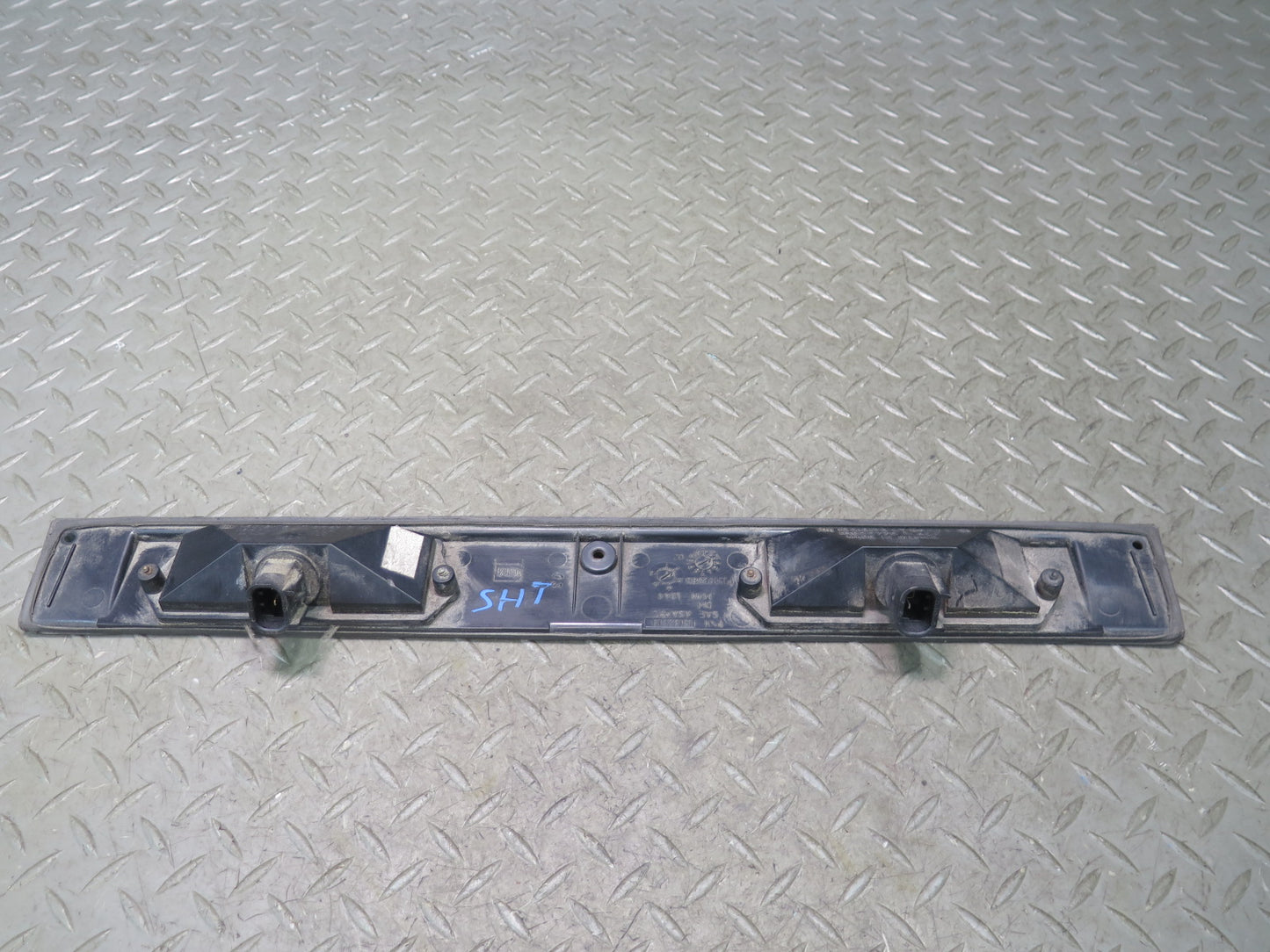 2003-2007 Hummer H2 Rear Trunk Lid License Plate Light Panel 15182619