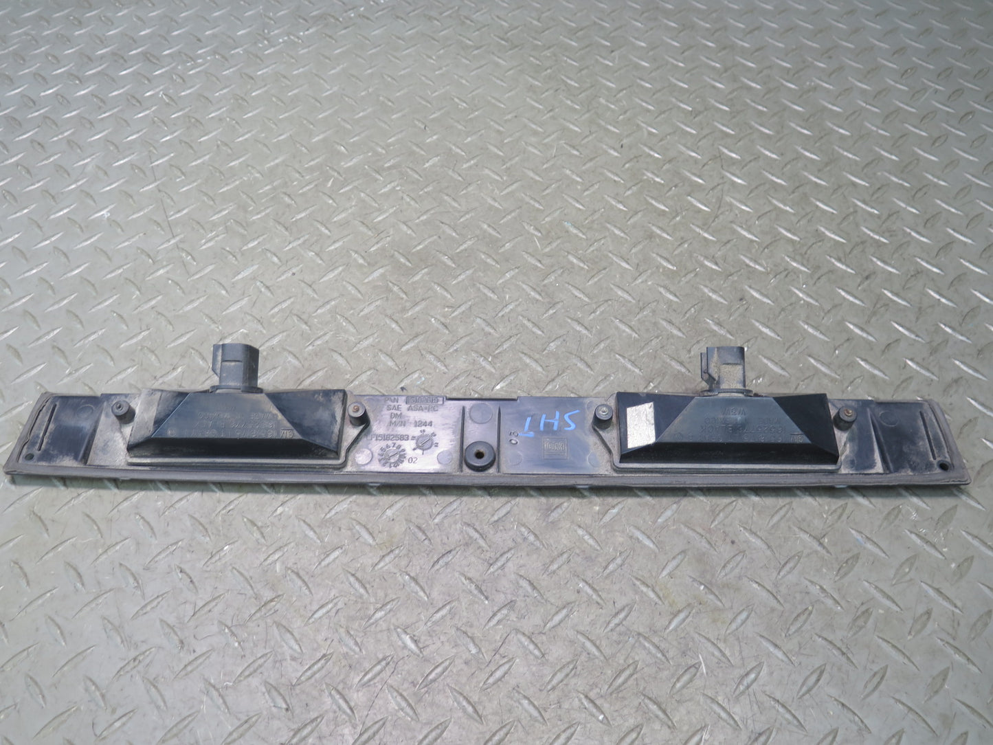2003-2007 Hummer H2 Rear Trunk Lid License Plate Light Panel 15182619