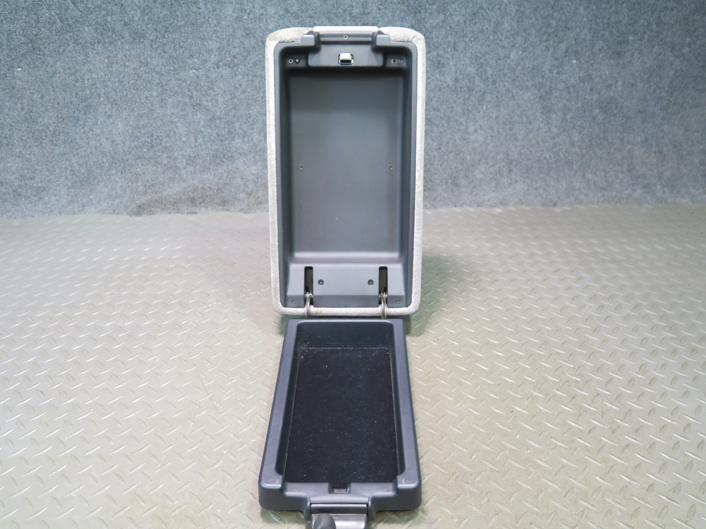 99-01 Toyota Crown JZS175 Center Console Armrest Storage Lid Gray OEM