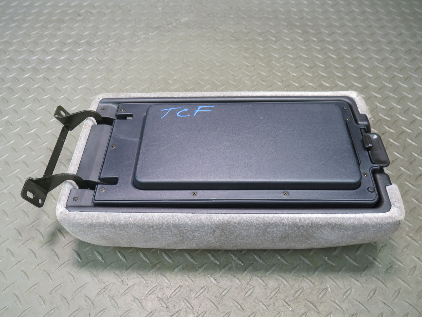 99-01 Toyota Crown JZS175 Center Console Armrest Storage Lid Gray OEM