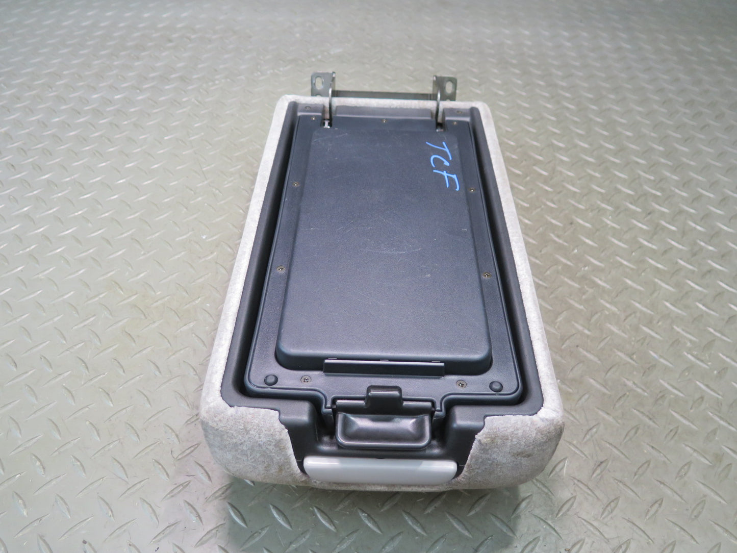 99-01 Toyota Crown JZS175 Center Console Armrest Storage Lid Gray OEM