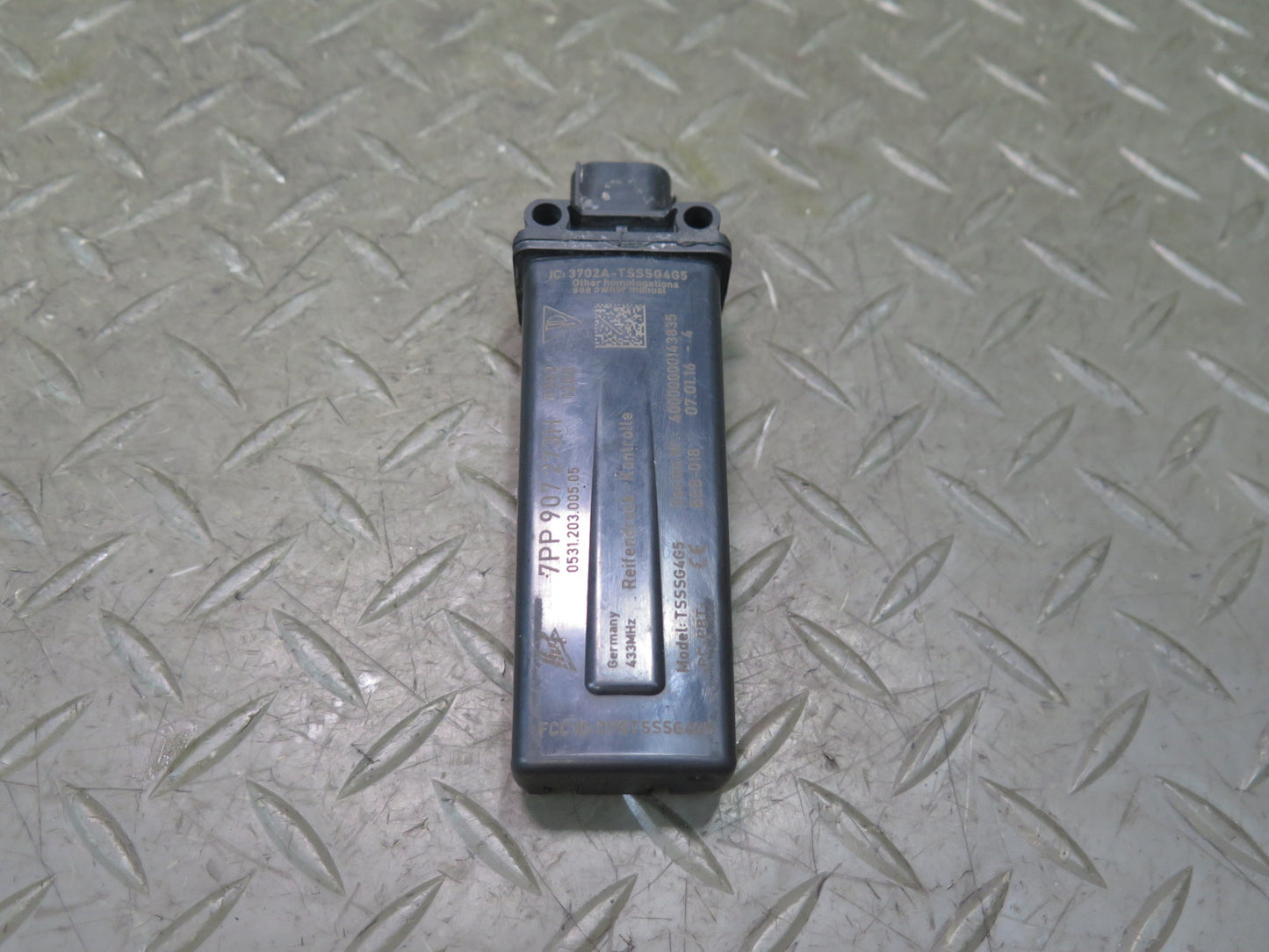 2011-2018 Porsche Cayenne 958 TPMS RDC Tire Pressure Monitor Sensor 7PP907273H