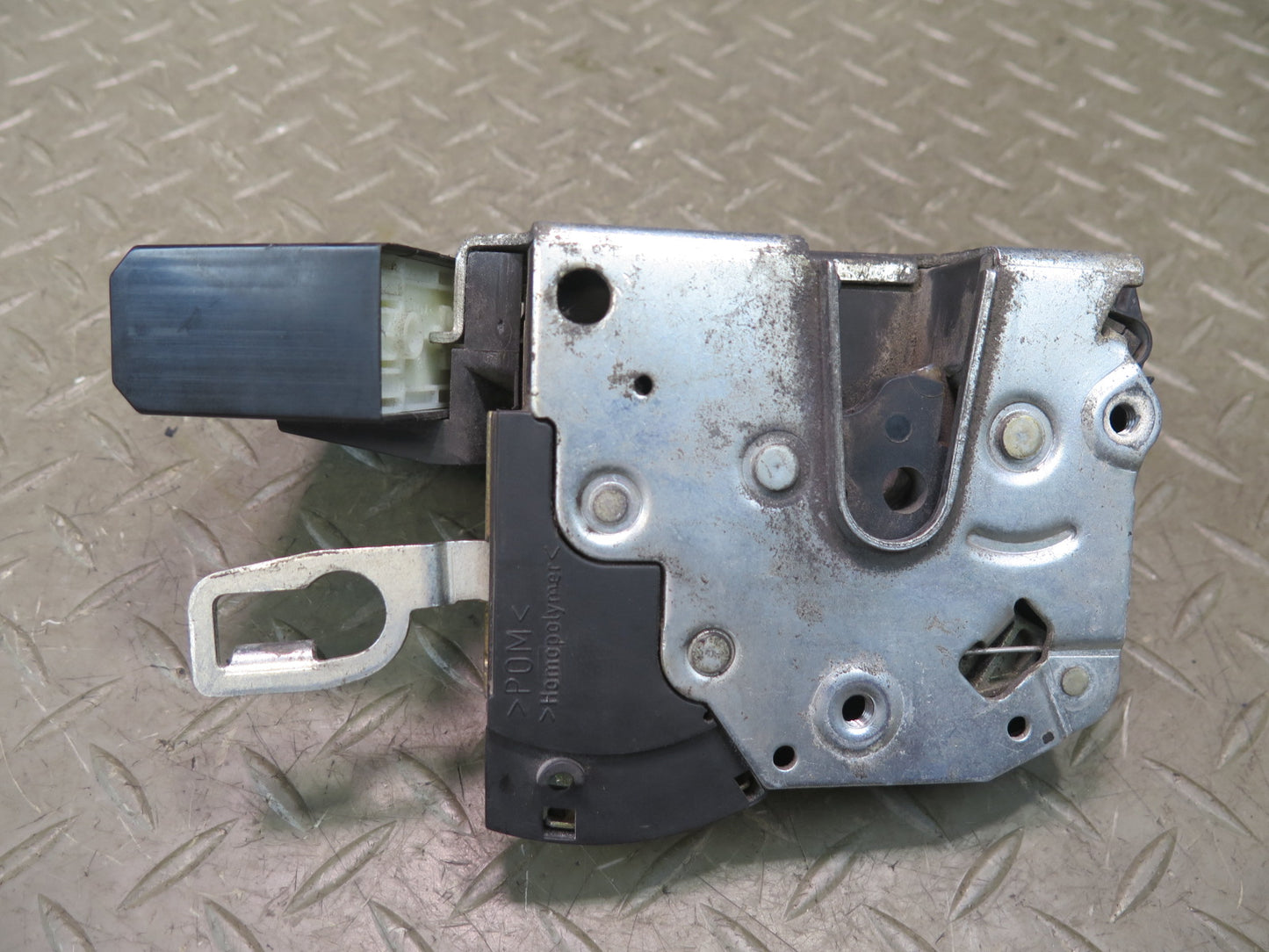 97-99 BMW E36 318ic Convertible Coupe Front Left Door Lock Latch Actuator OEM