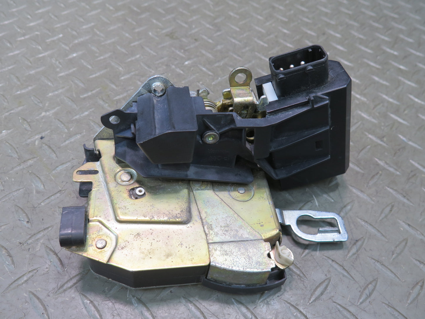 97-99 BMW E36 318ic Convertible Coupe Front Left Door Lock Latch Actuator OEM