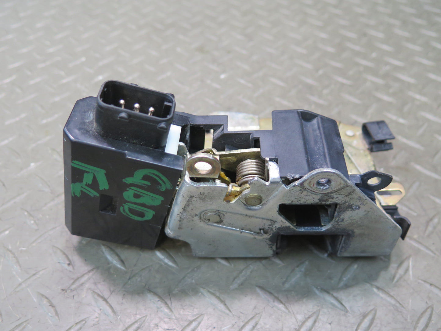97-99 BMW E36 318ic Convertible Coupe Front Left Door Lock Latch Actuator OEM
