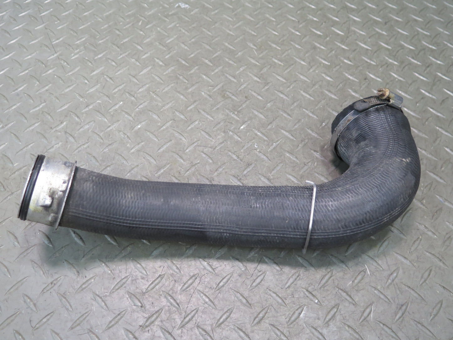 2008-2010 Porsche Cayenne 957 Turbo Intercooler Hose Pipe Line 7L5145834D