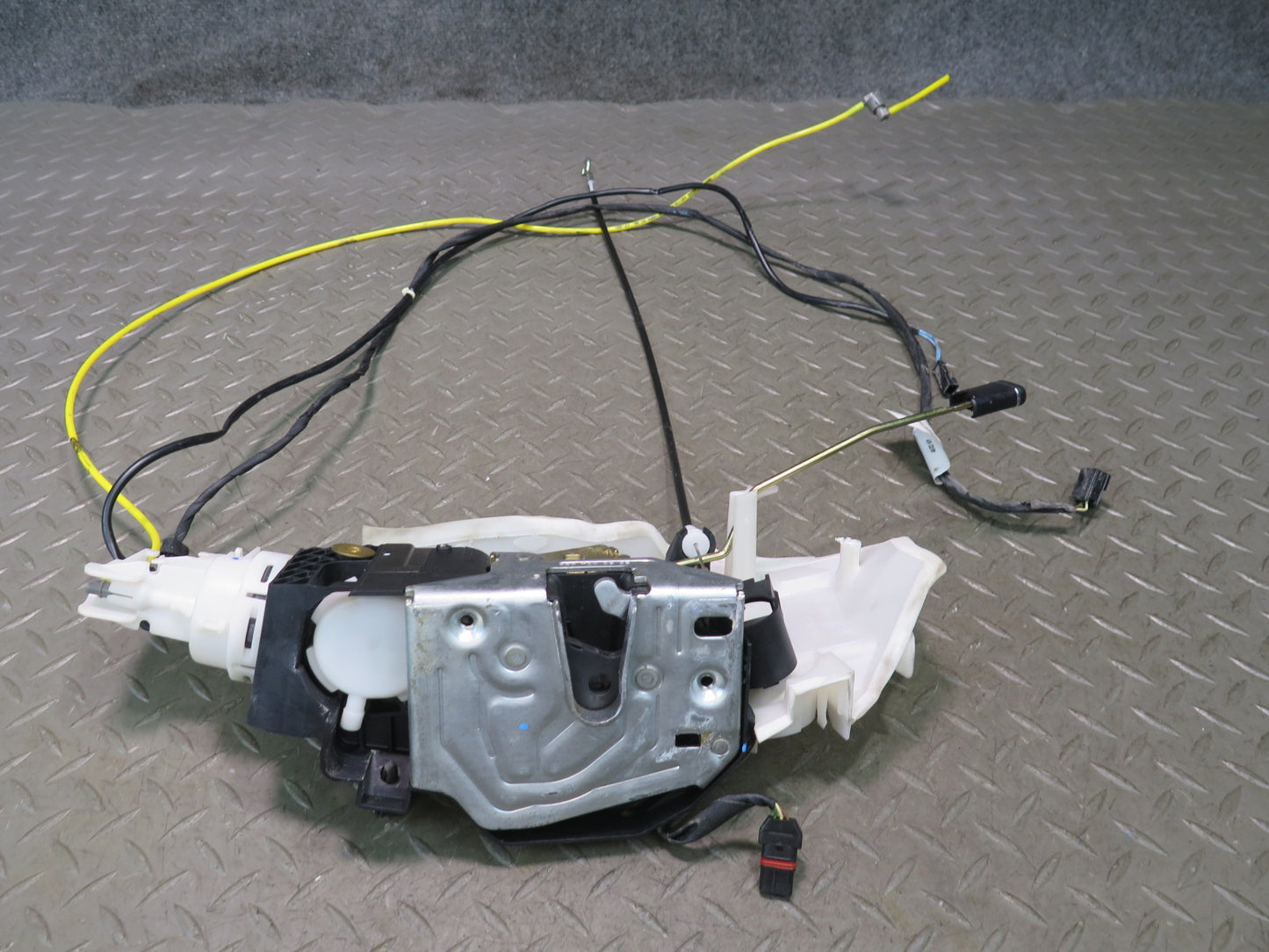 03-12 Mercedes R230 SL55 AMG Front Right Door Lock Latch Actuator Keyless OEM