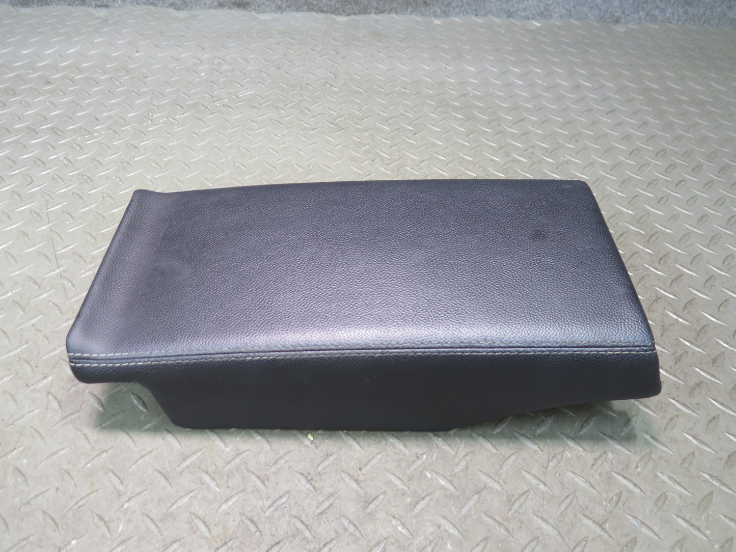03-06 Mercedes R230 Sl-class Rear Center Console Leather Lid Cover Black OEM