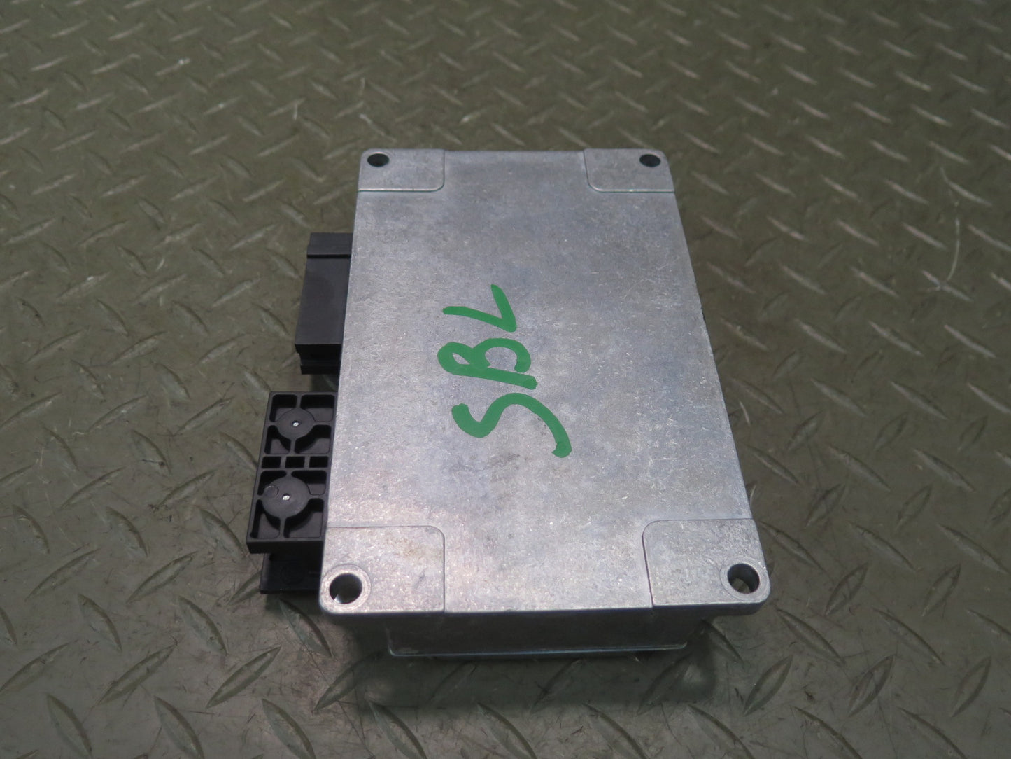 03-12 Mercedes R230 Sl-class Battery Stabilization Control Module 2305401045 OEM