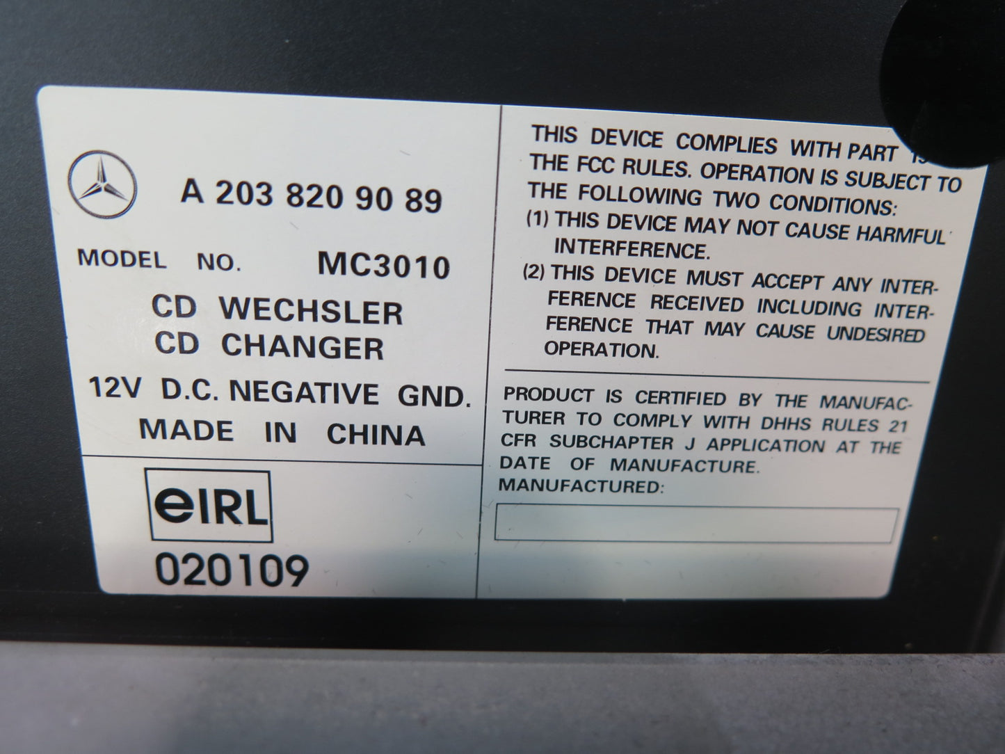 03-08 Mercedes R230 Sl-class CD Changer Player w Magazine 2038209089 OEM