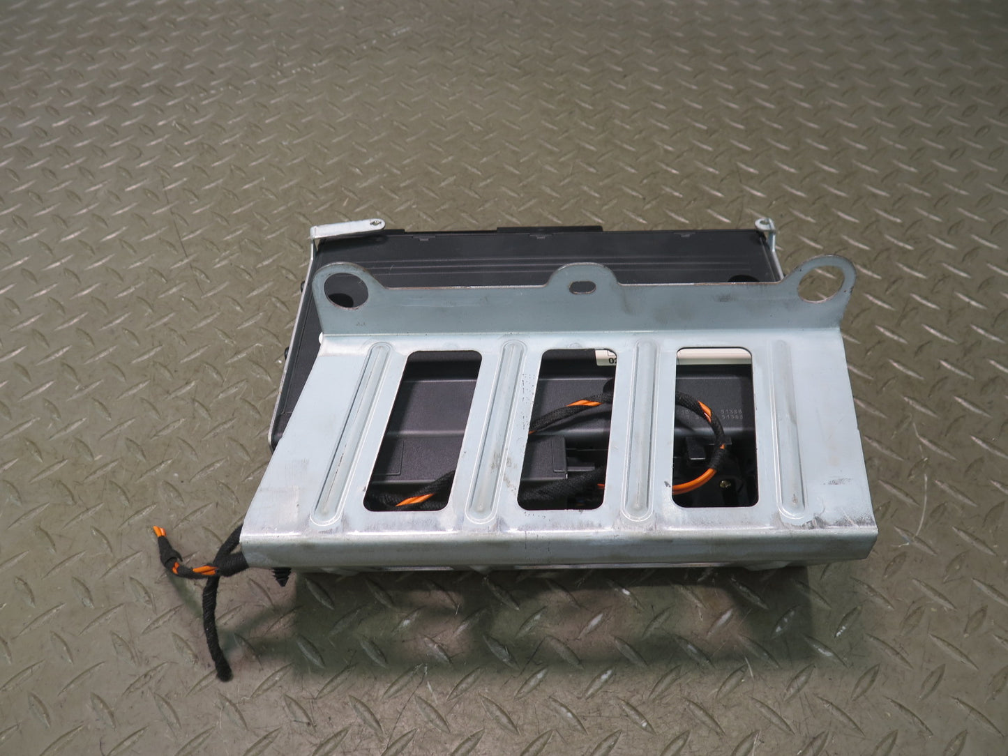 03-08 Mercedes R230 Sl-class CD Changer Player w Magazine 2038209089 OEM