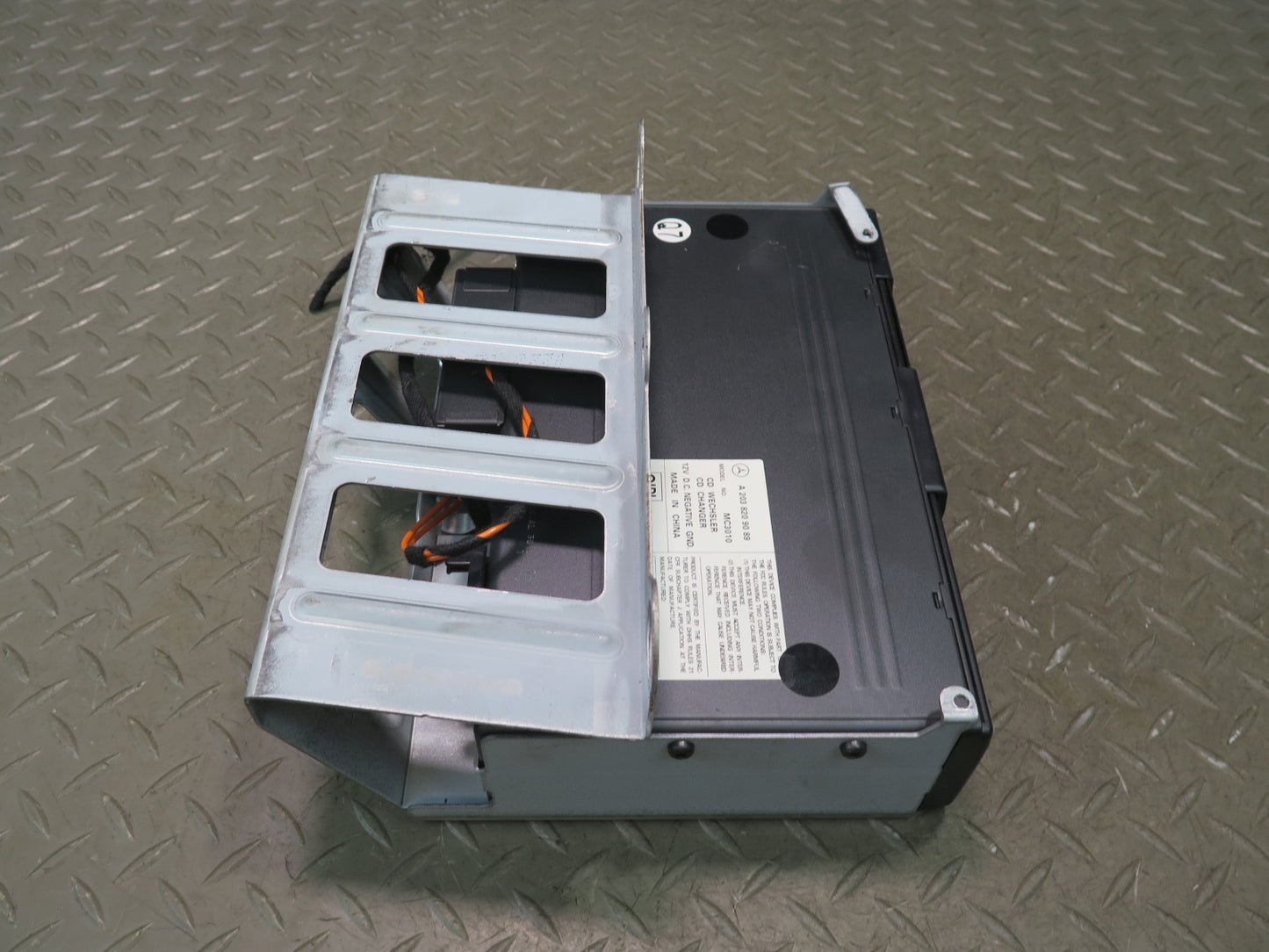 03-08 Mercedes R230 Sl-class CD Changer Player w Magazine 2038209089 OEM