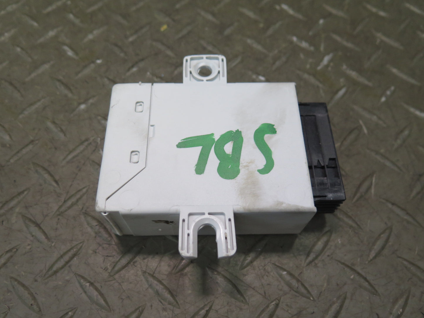 03-05 Mercedes R230 Sl-class Tire Pressure Monitoring System TPMS Receiver OEM