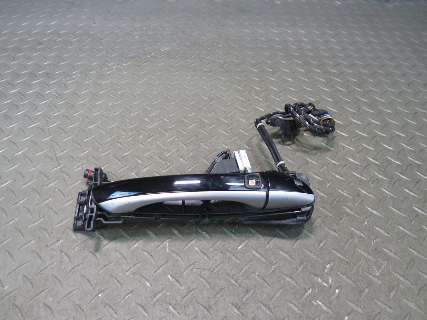 03-06 Mercedes R230 Sl-class Front Right Door Exterior Handle Keyless GO OEM