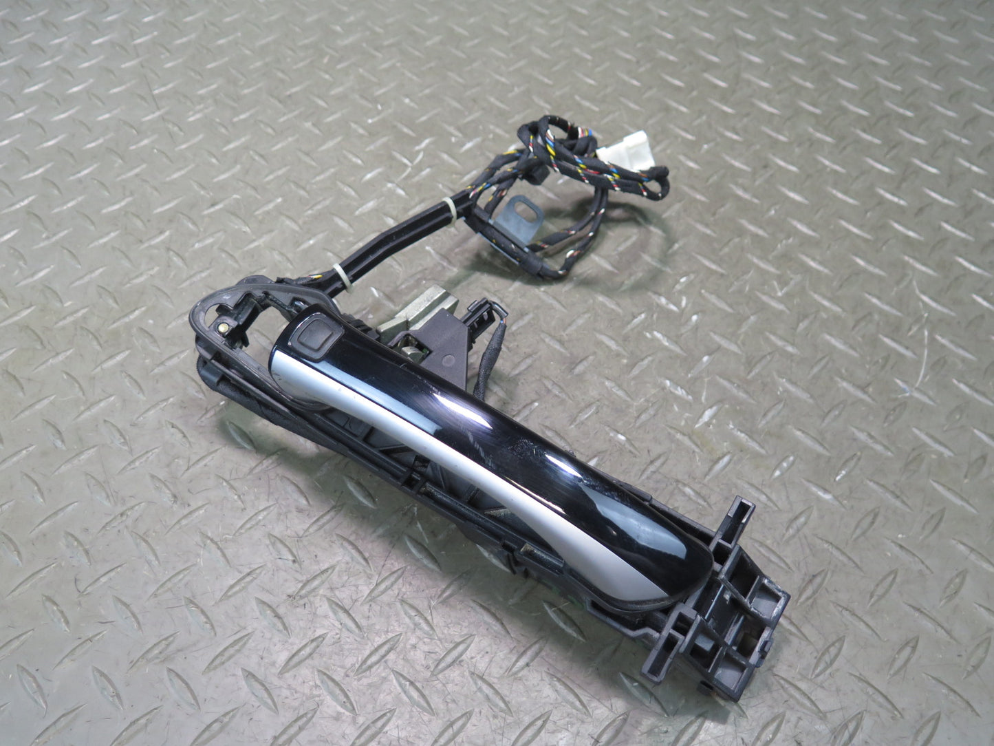 03-06 Mercedes R230 Sl-class Front Left Door Exterior Handle Keyless GO OEM
