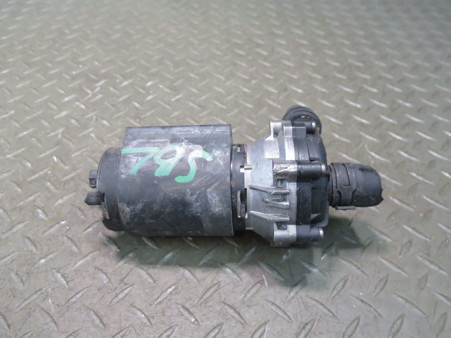 03-06 Mercedes R230 SL55 AMG Intercooler Water Pump OEM