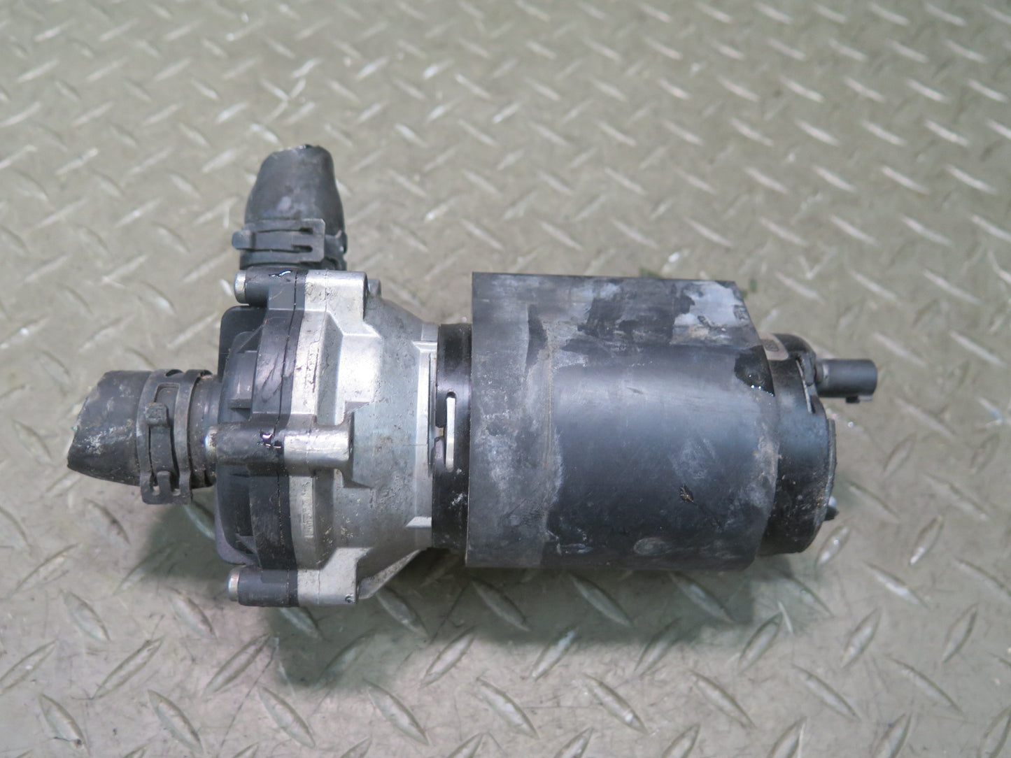 03-06 Mercedes R230 SL55 AMG Intercooler Water Pump OEM