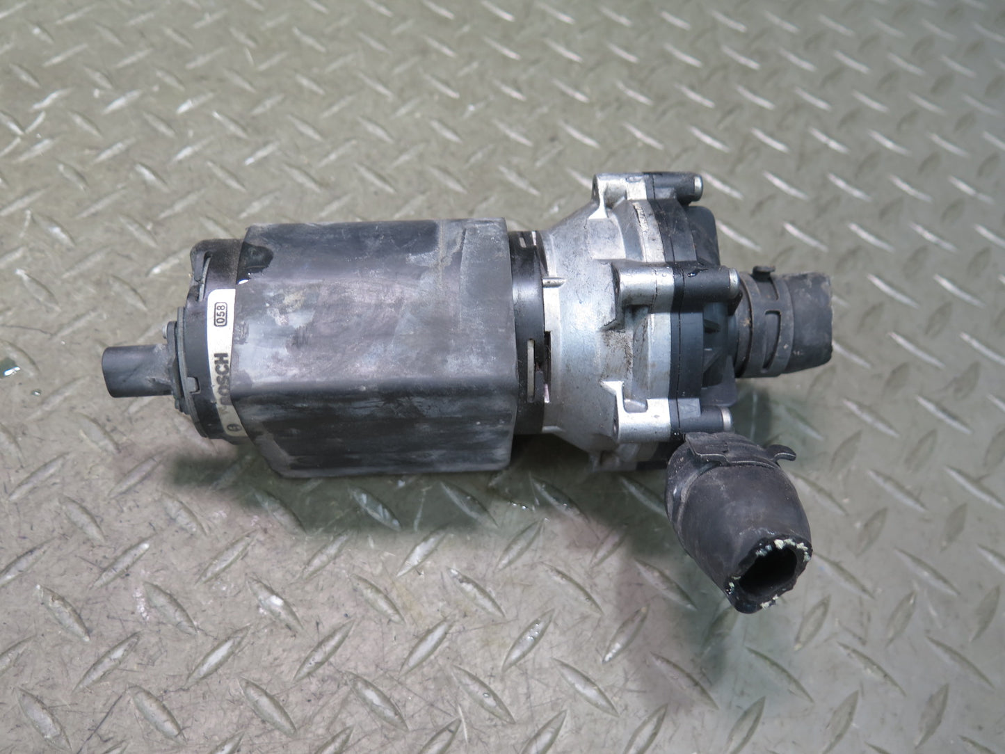 03-06 Mercedes R230 SL55 AMG Intercooler Water Pump OEM