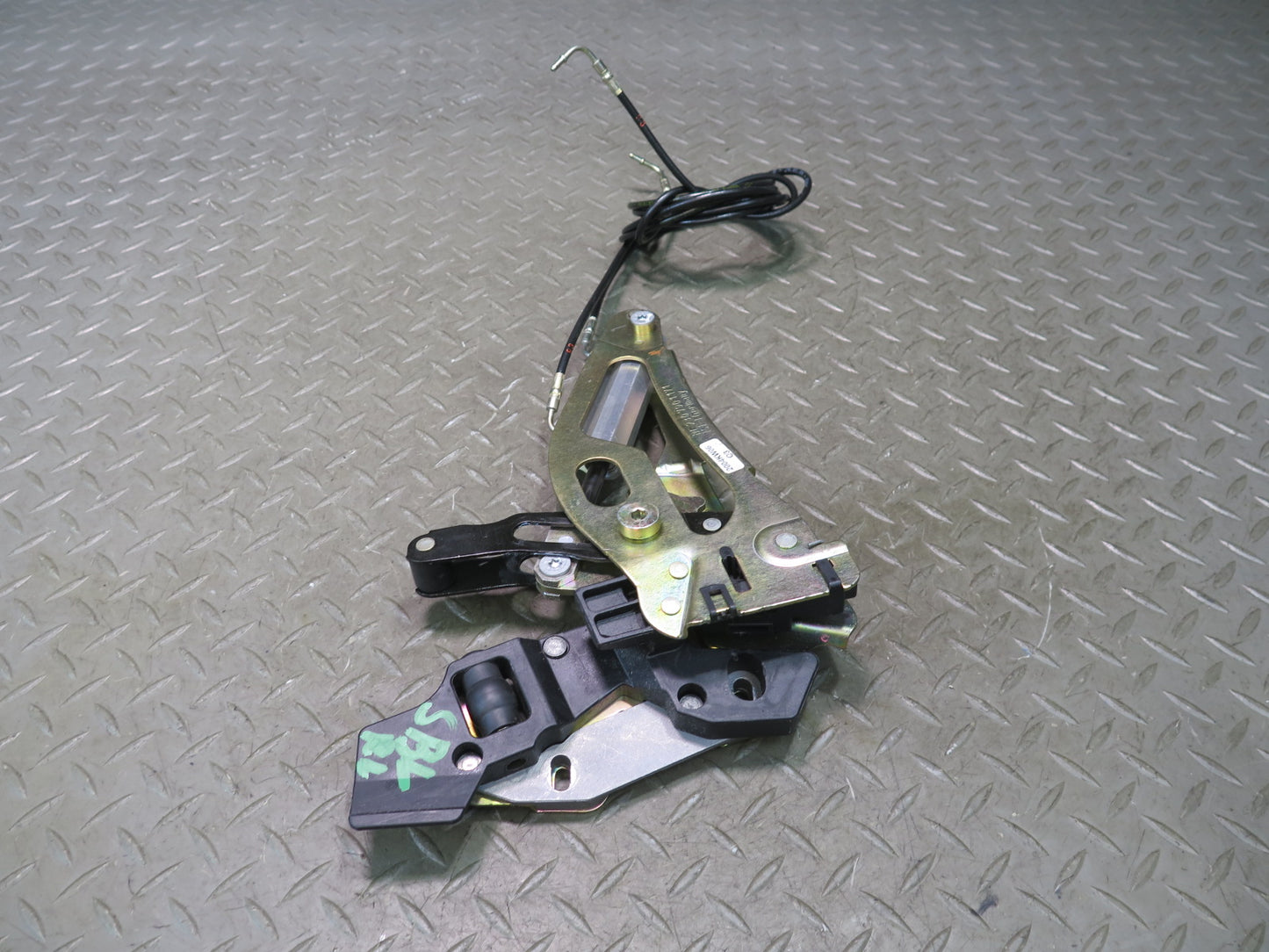 03-12 Mercedes R230 Sl-class Rear Left Trunk Lock Frame Cylinder OEM
