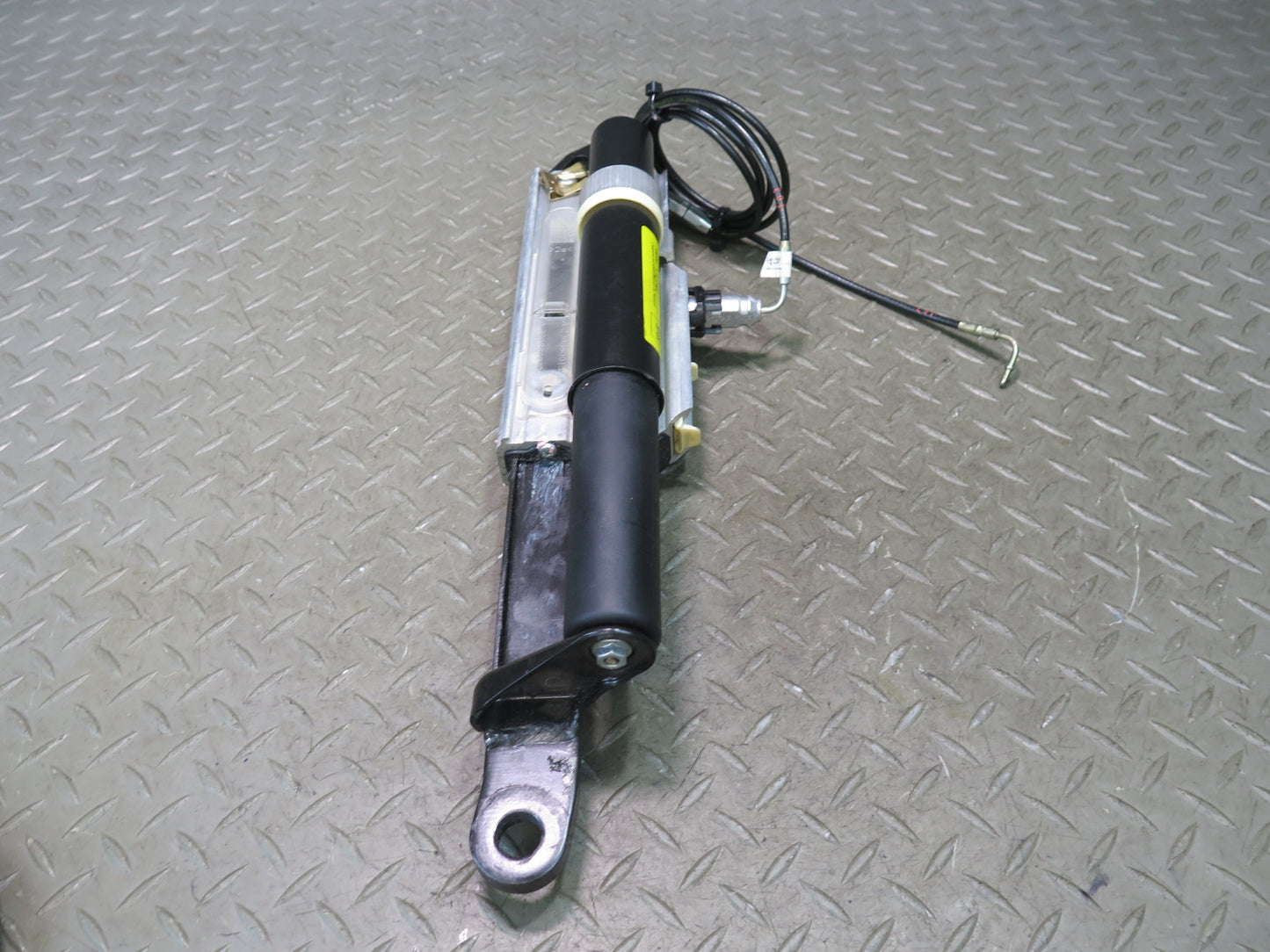 03-12 Mercedes R230 Sl-class Convertible Left Pawl Cylinder Support OEM
