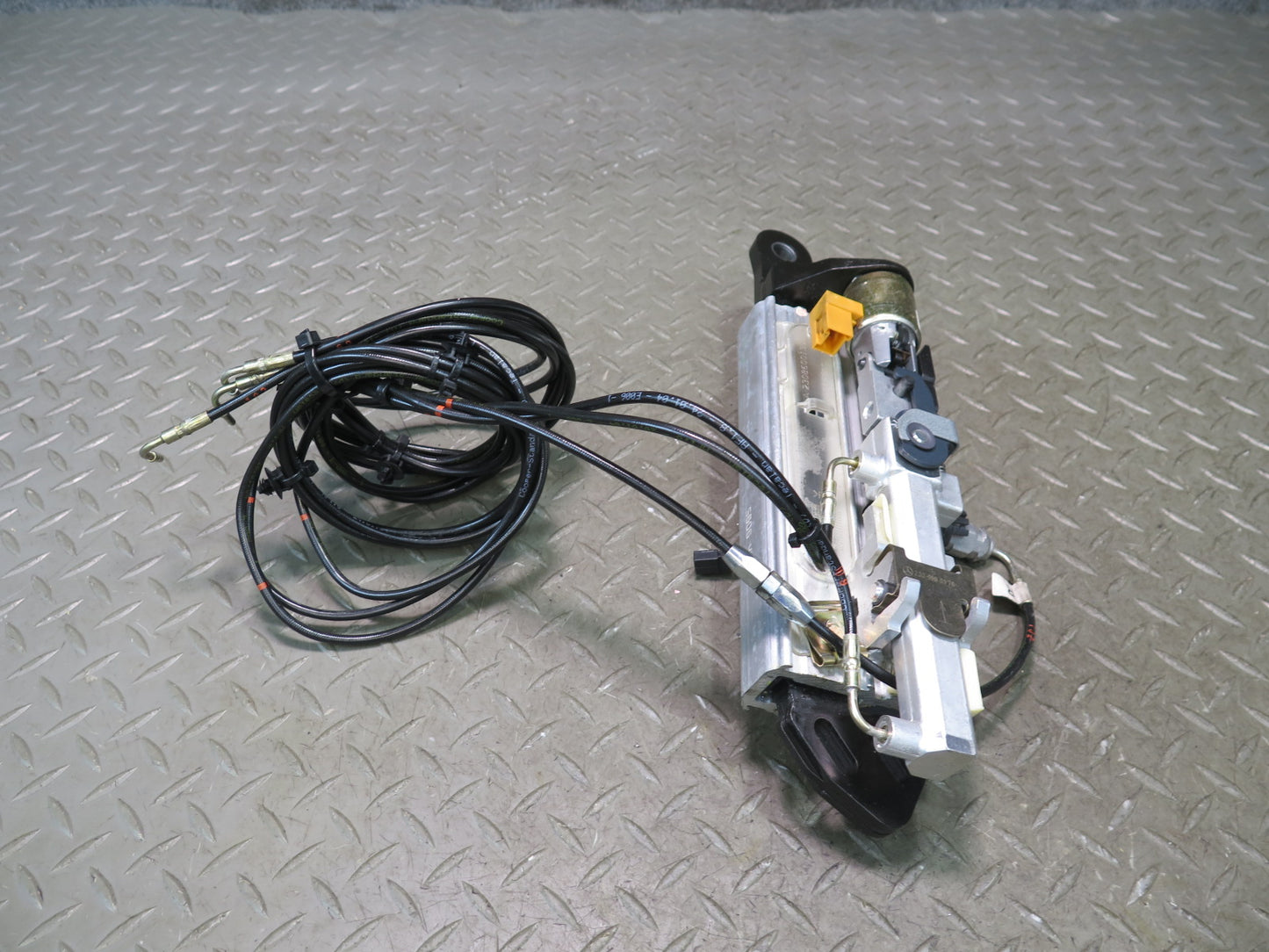 03-12 Mercedes R230 Sl-class Convertible Right Roll Bar Lock Pawl Cylinder OEM
